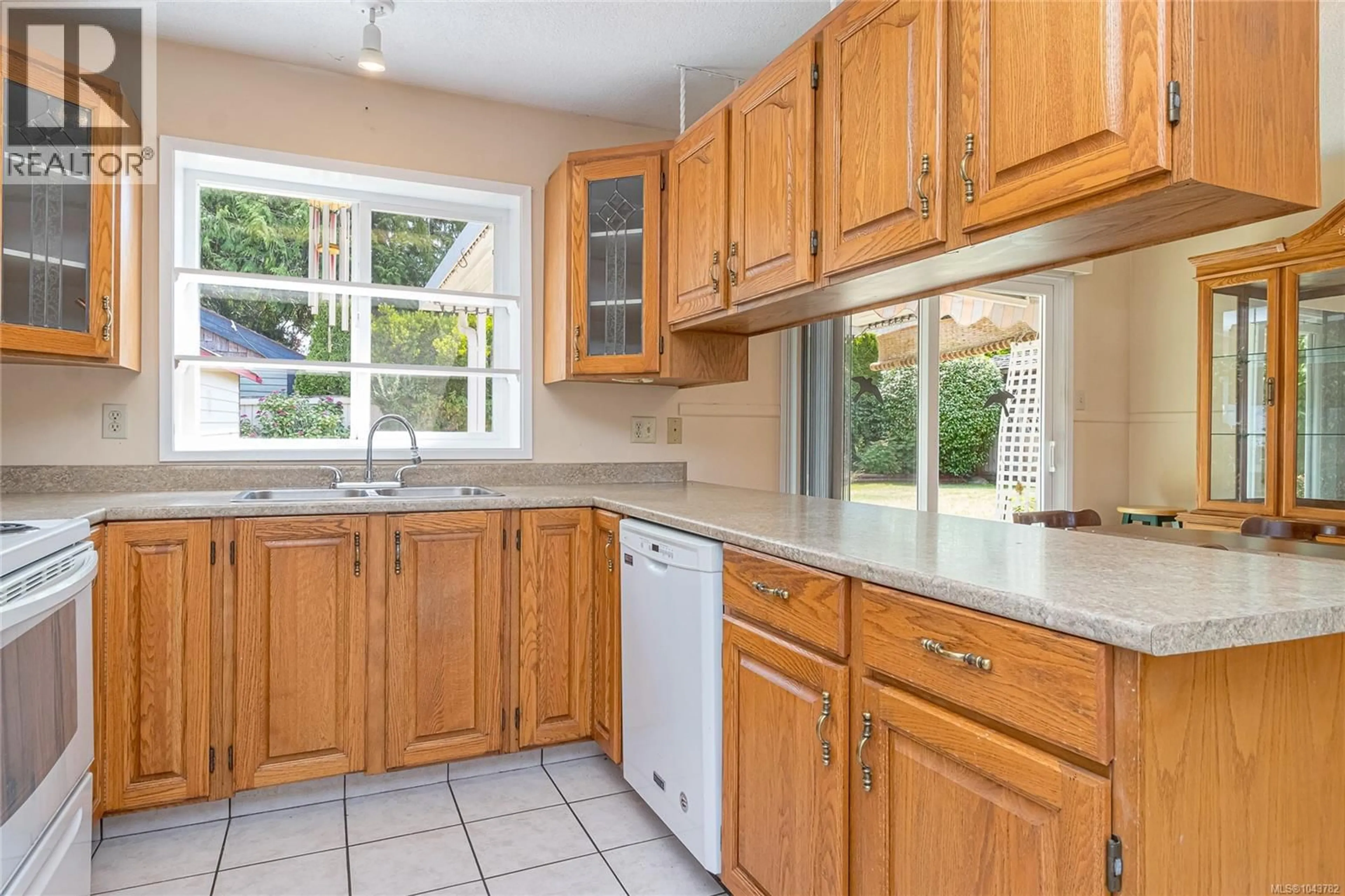 Standard kitchen, ceramic/tile floor for 738 SORIEL ROAD, Parksville British Columbia V9P1B5