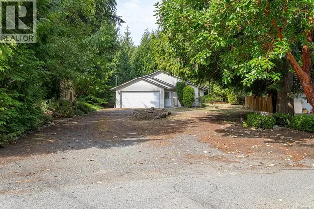 1567 LAURA'S LOOP, Qualicum Beach 2