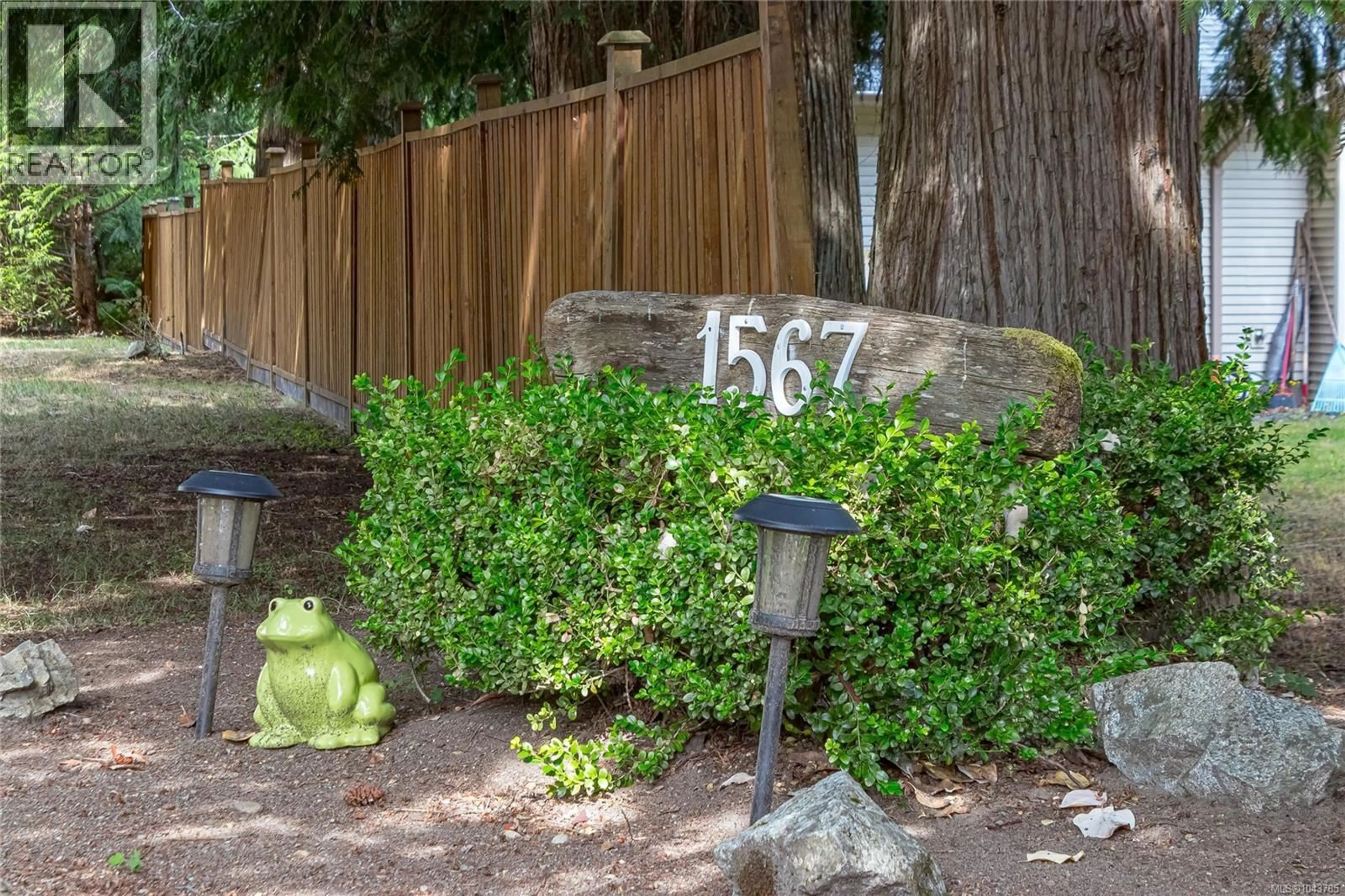 Patio, street for 1567 LAURA'S LOOP, Qualicum Beach British Columbia V9K2S3