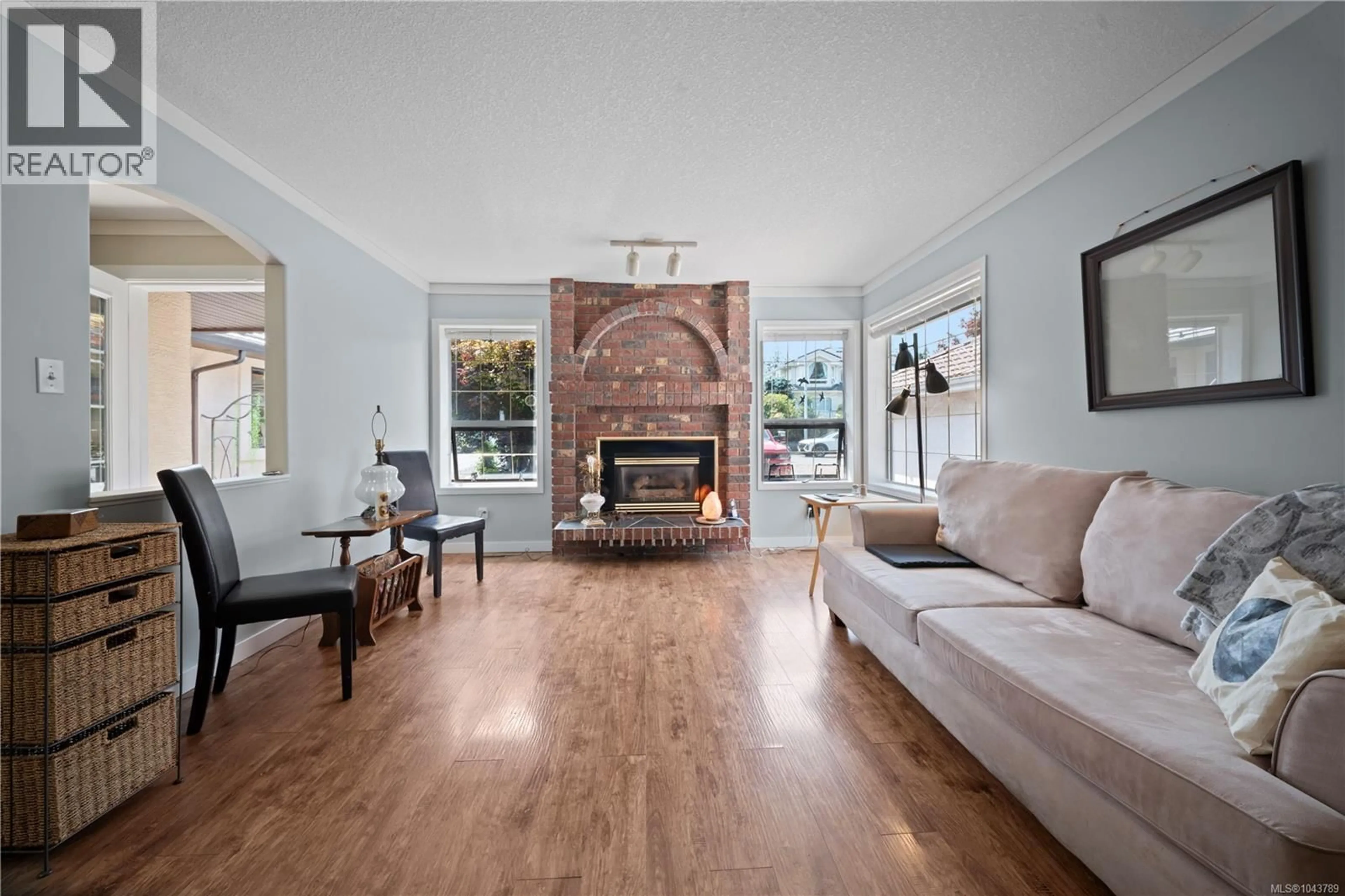Living room with furniture, unknown for 5334 GEORGIAVIEW CRESCENT, Nanaimo British Columbia V9T5Z7