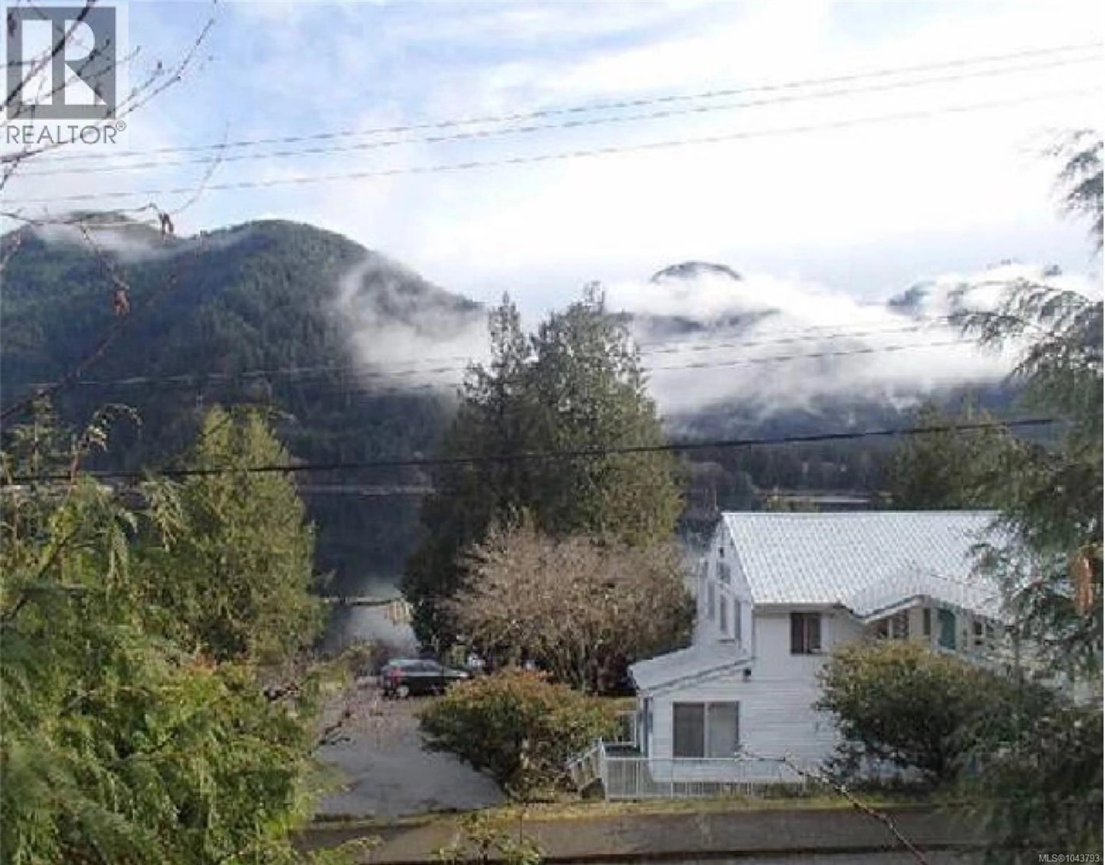A pic from outside/outdoor area/front of a property/back of a property/a pic from drone, mountain view for 948 MAQUINNA DRIVE SOUTH, Tahsis British Columbia V0P1X0