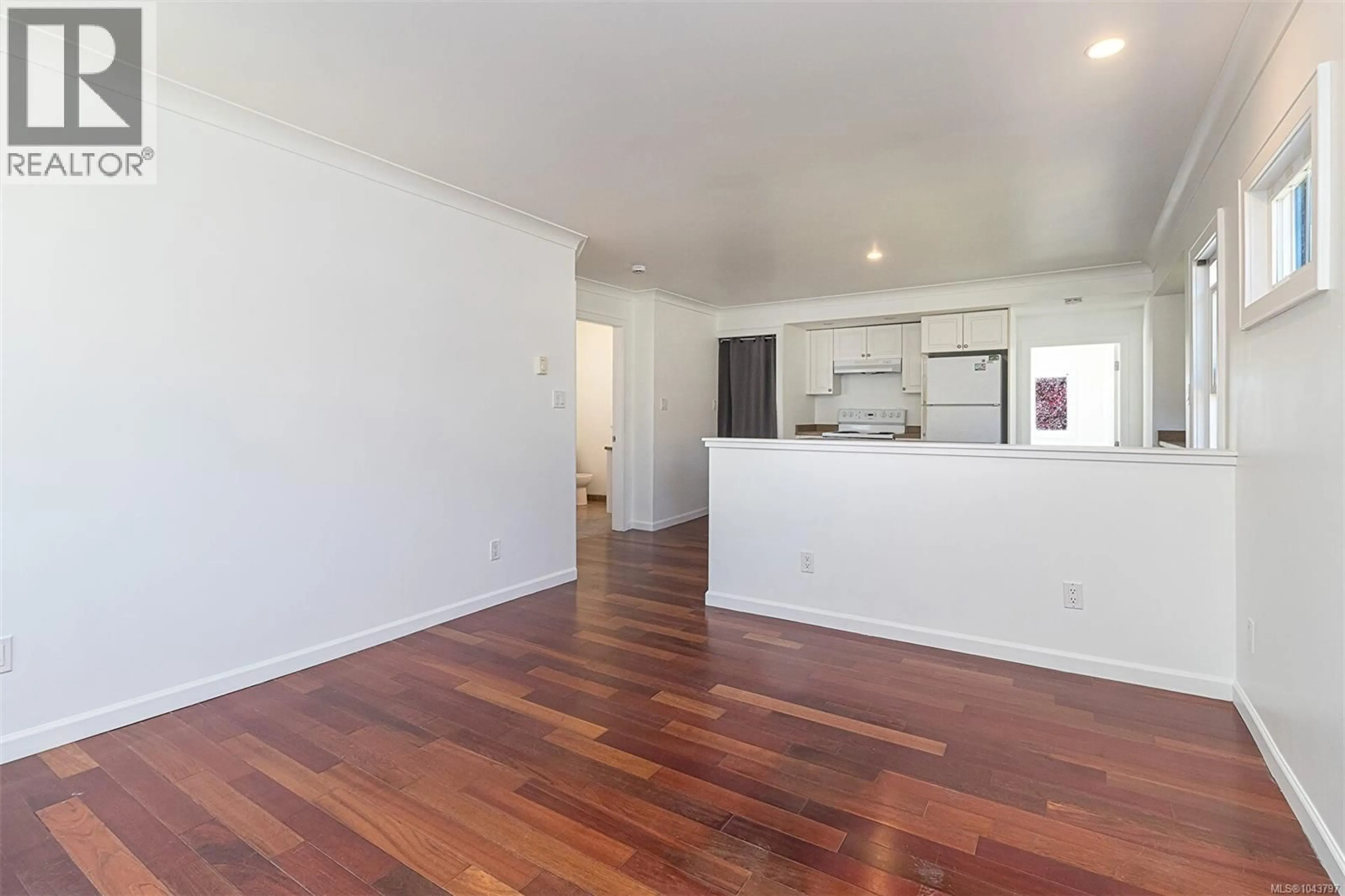 A pic of a room for 881 LESLIE DRIVE, Saanich British Columbia V8X2Y3
