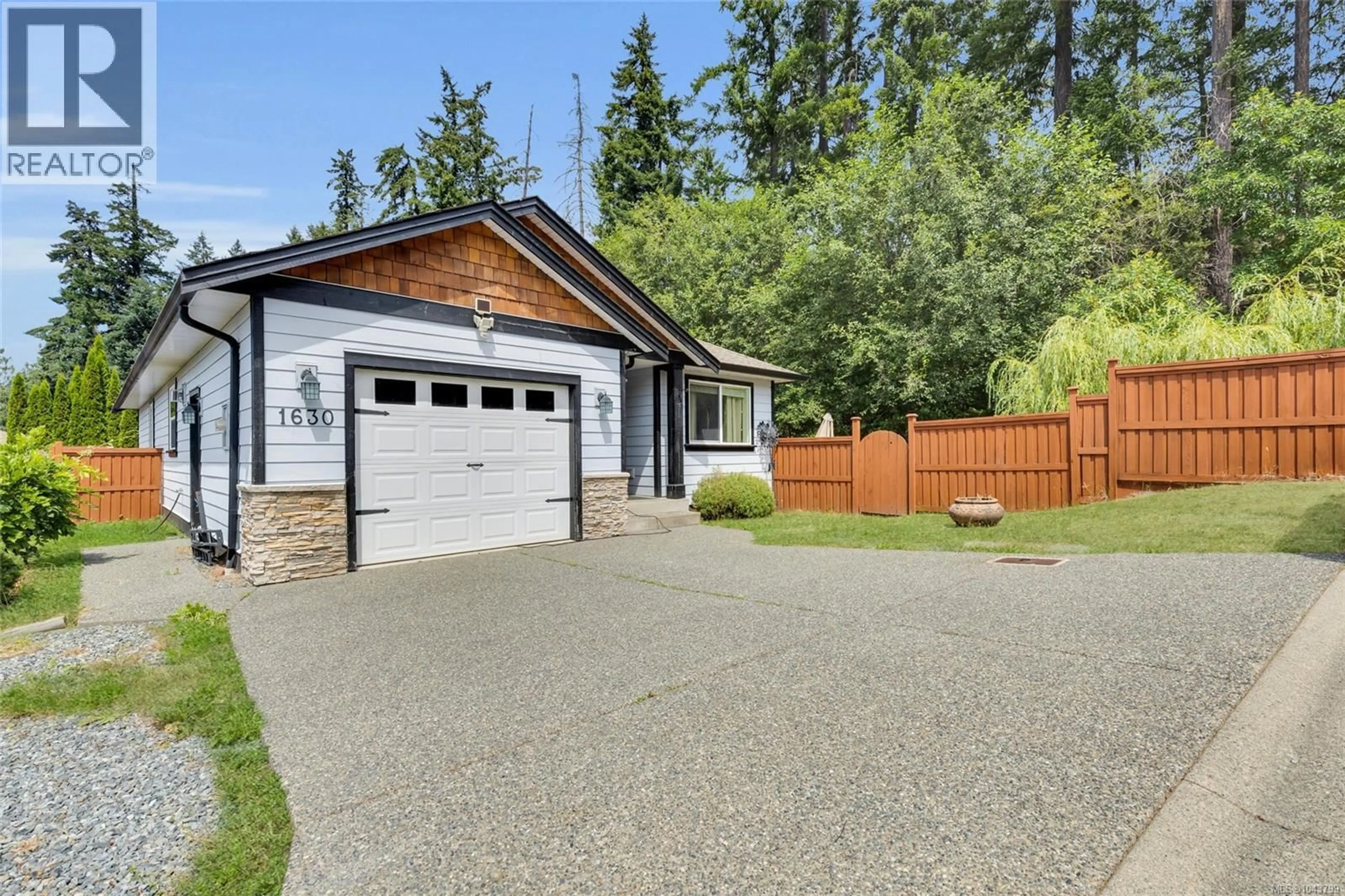 Home with vinyl exterior material, street for 1630 KRISTIN WAY, Shawnigan Lake British Columbia V8H2H8