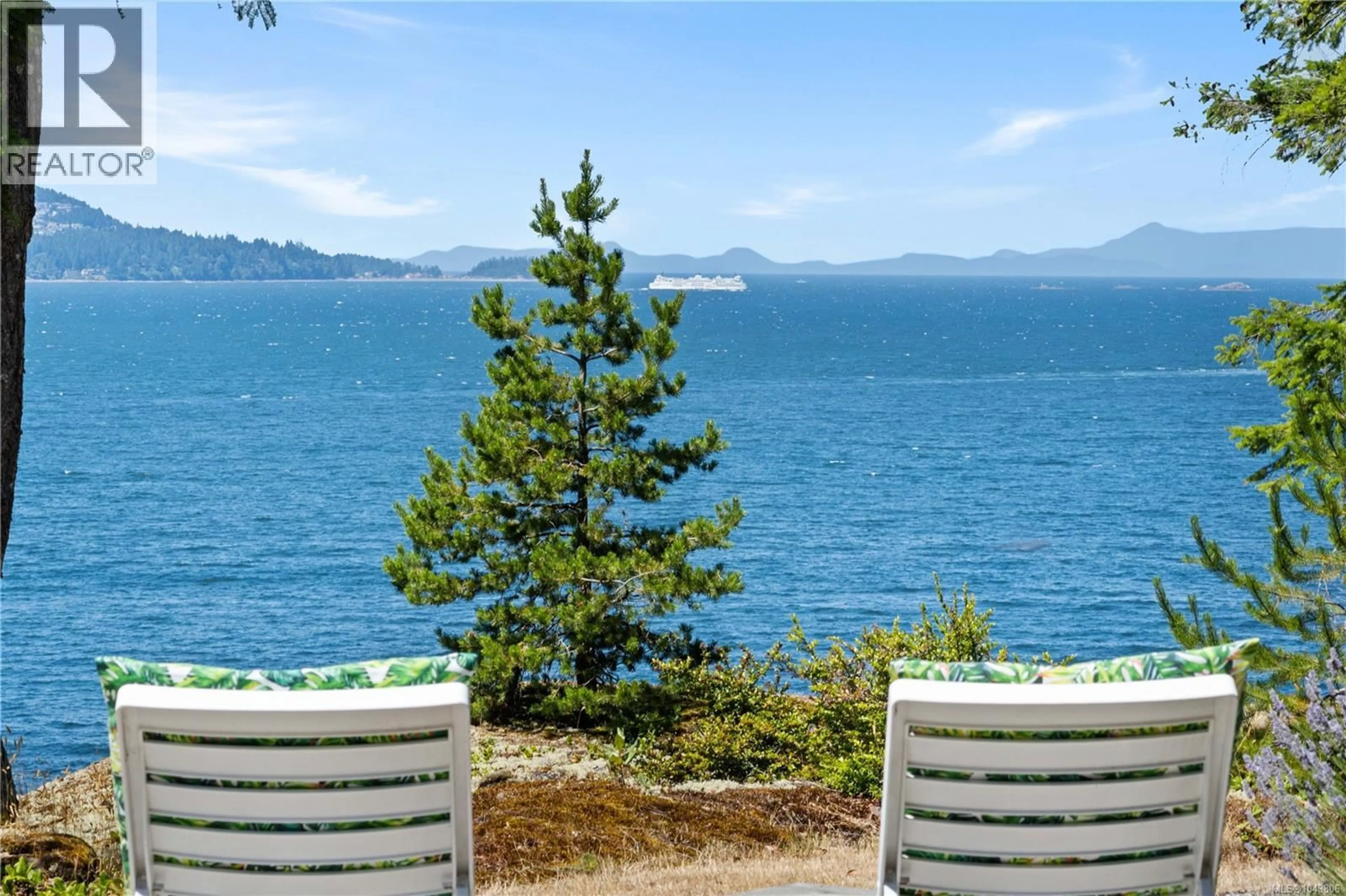 Patio, water/lake/river/ocean view for 879 CANSO ROAD, Gabriola Island British Columbia V0R1X2