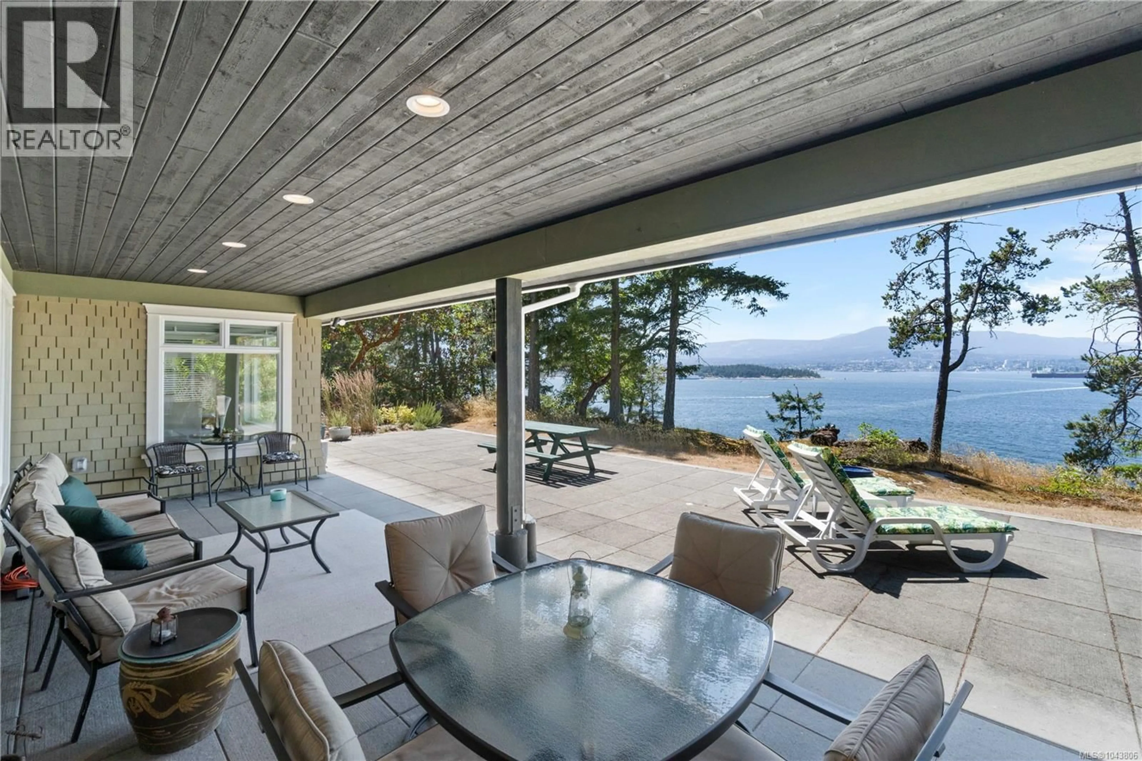 Patio, water/lake/river/ocean view for 879 CANSO ROAD, Gabriola Island British Columbia V0R1X2