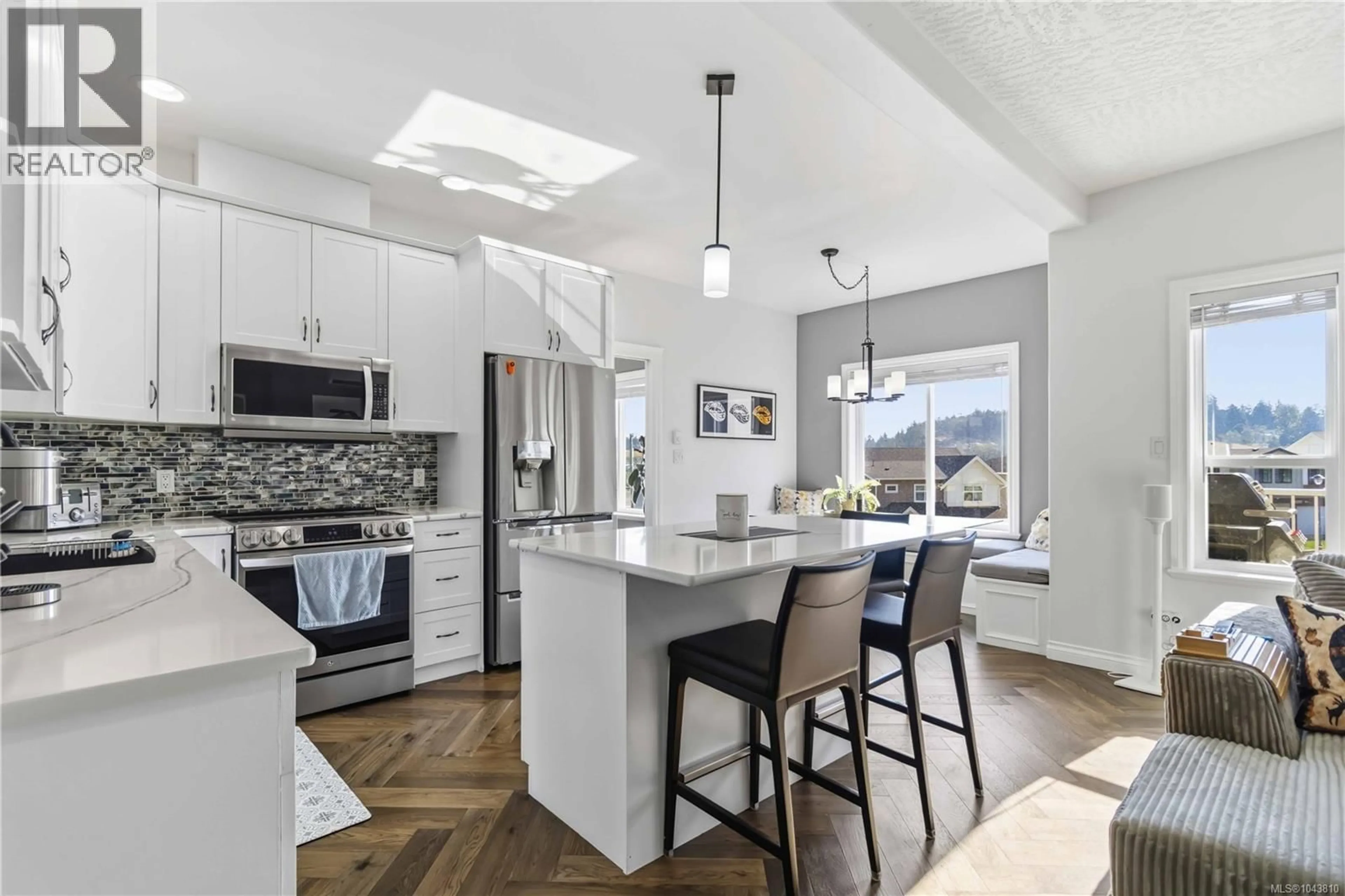 Open concept kitchen, ceramic/tile floor for 767 BEAR MOUNTAIN PARKWAY, Langford British Columbia V9B6V1