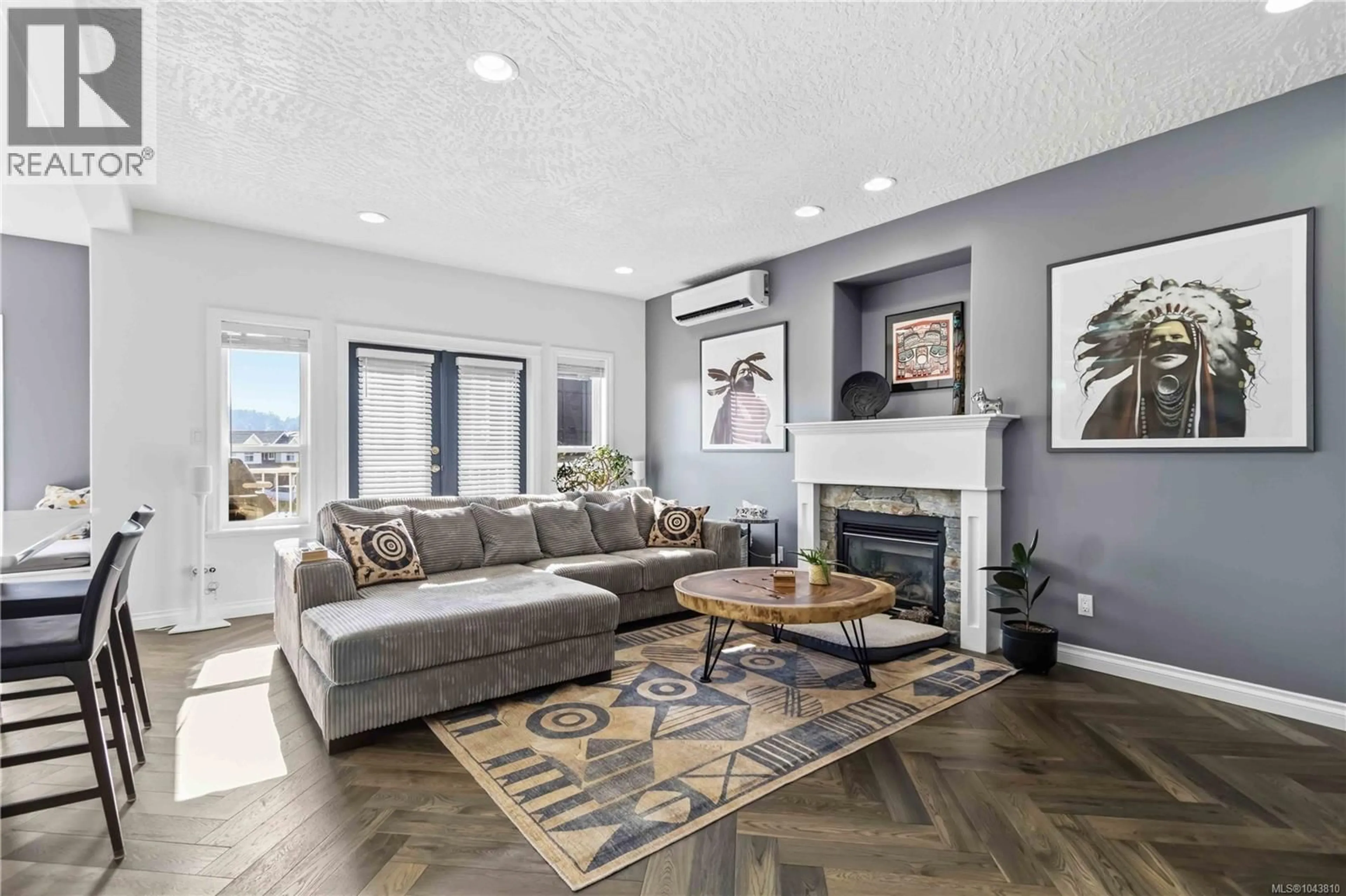 Living room with furniture, unknown for 767 BEAR MOUNTAIN PARKWAY, Langford British Columbia V9B6V1