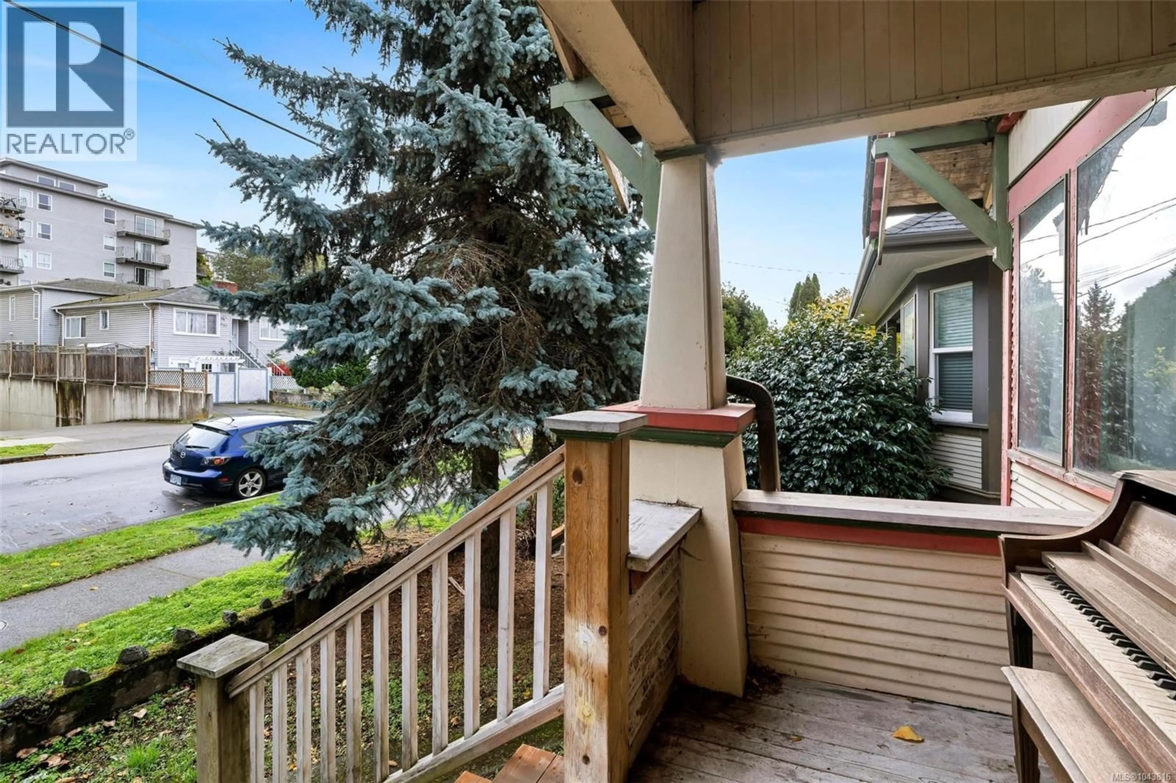 Patio, unknown for 2652 BLACKWOOD STREET, Victoria British Columbia V8T3W3