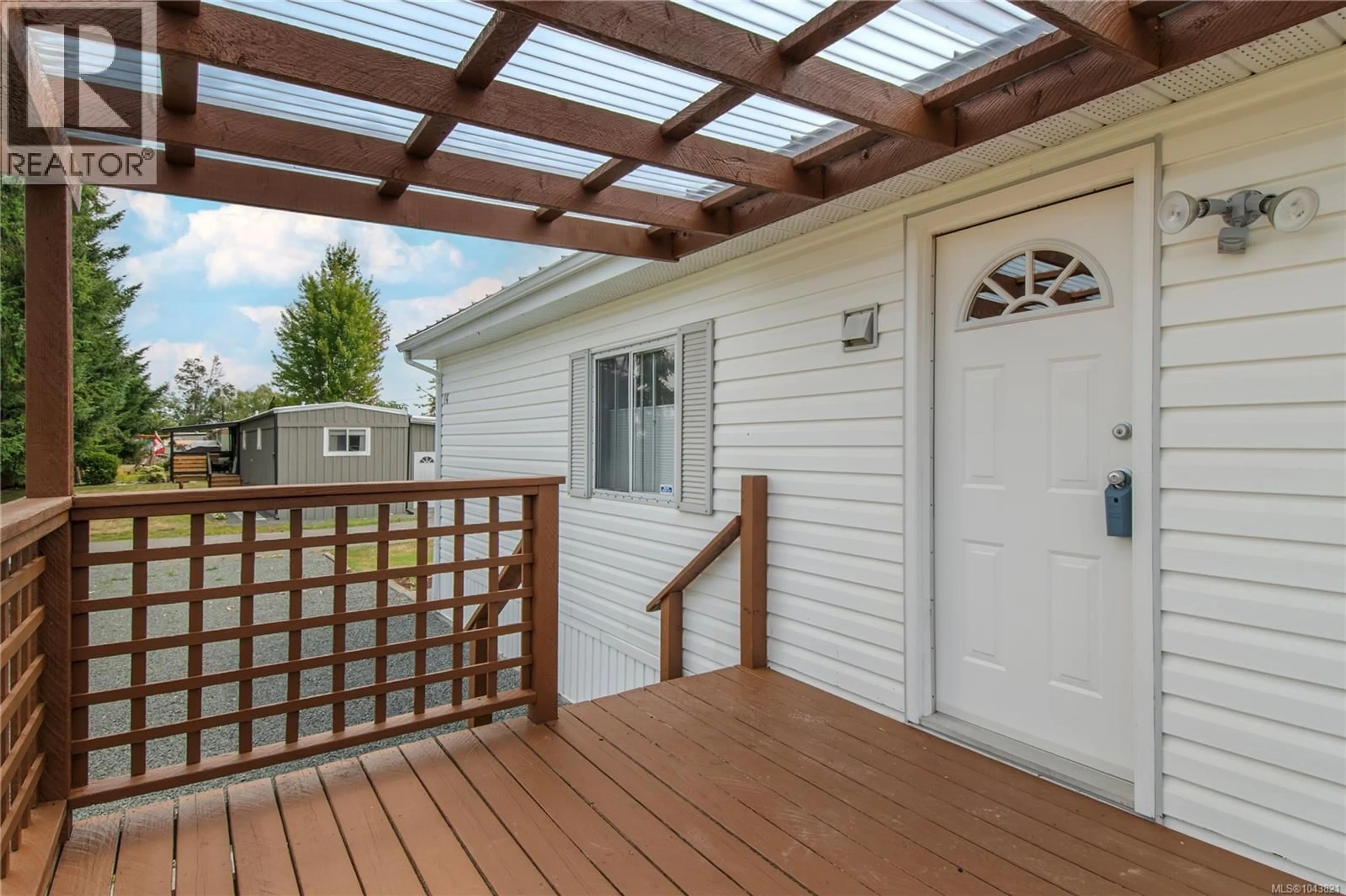 Patio, street for 14 - 1451 PERKINS ROAD, Campbell River British Columbia V9W4R8