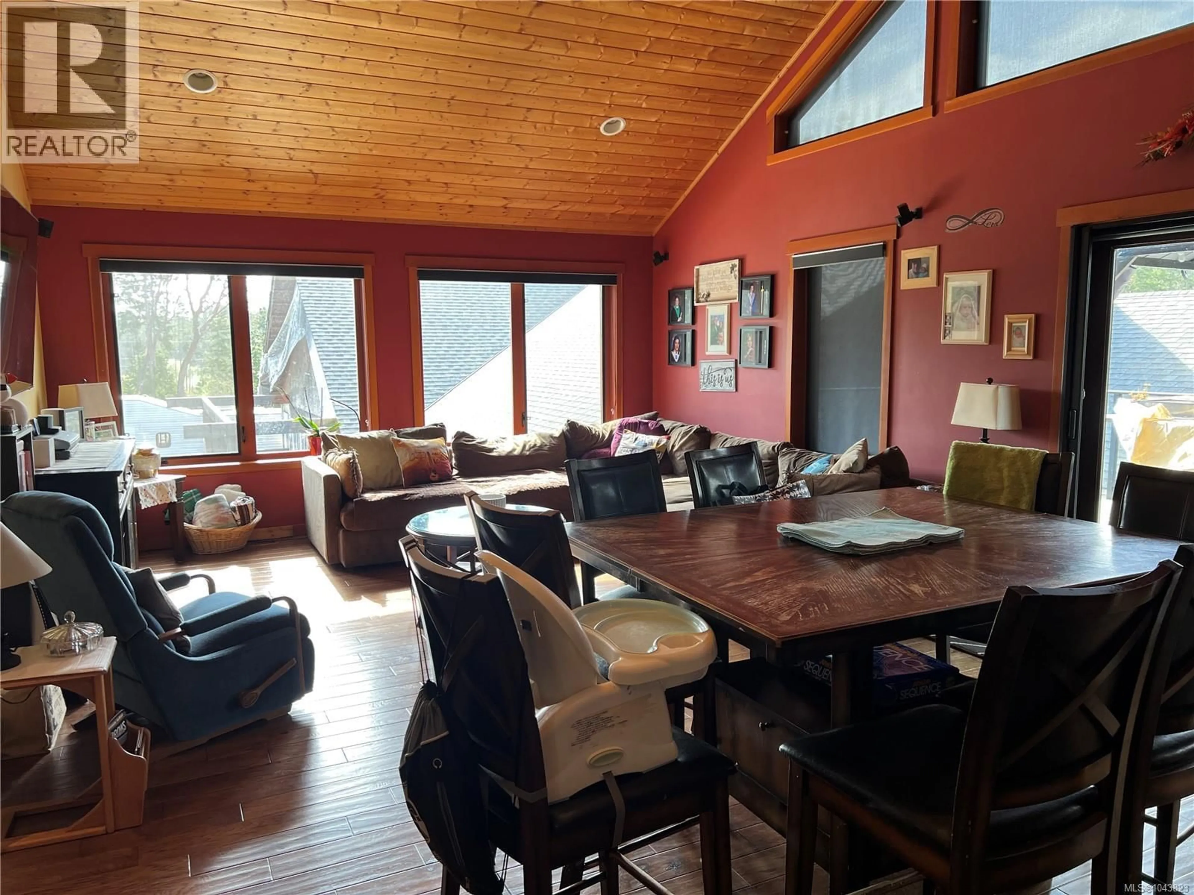 Dining room, wood/laminate floor for 3824 YELLOW POINT ROAD, Nanaimo British Columbia V9G1E9