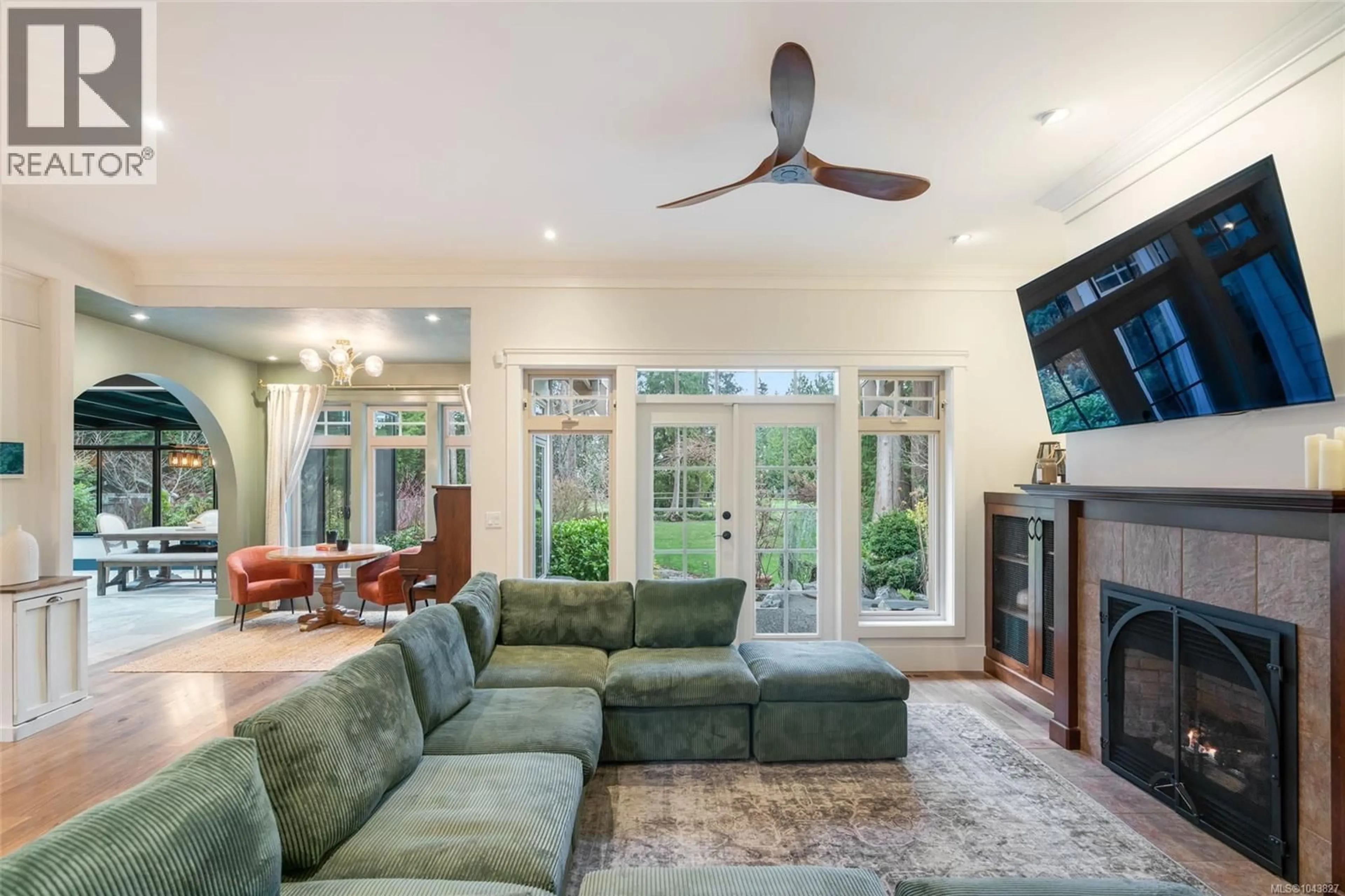 Living room with furniture, unknown for 531 YAMBURY ROAD, Qualicum Beach British Columbia V9K1C5