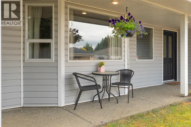 844 THERRES CRESCENT, Ladysmith 3