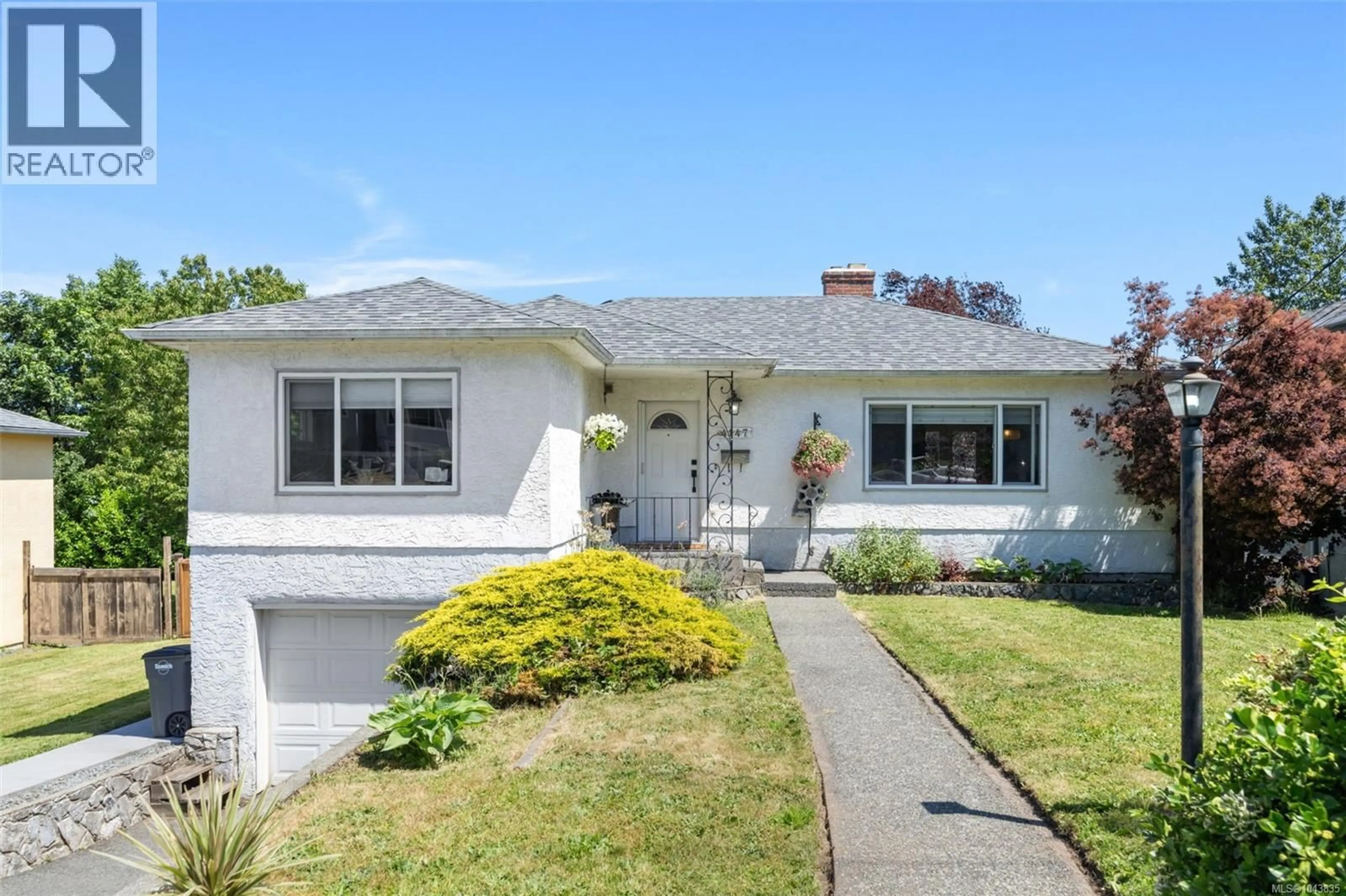 Home with vinyl exterior material, street for 4147 HAWKES AVENUE, Saanich British Columbia V8Z3Y9