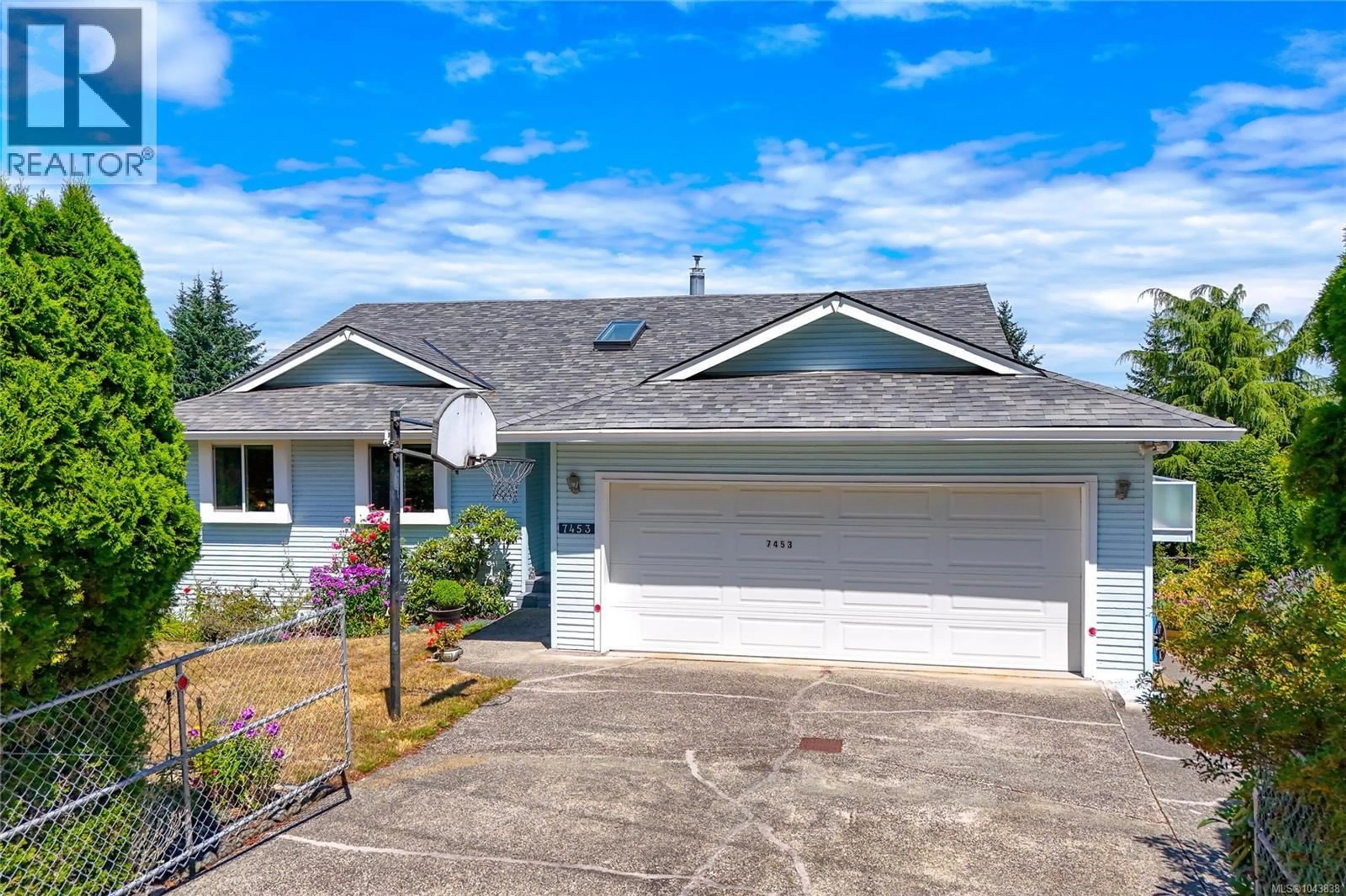 Home with vinyl exterior material, street for 7453 VEYANESS ROAD, Central Saanich British Columbia V8M1V9