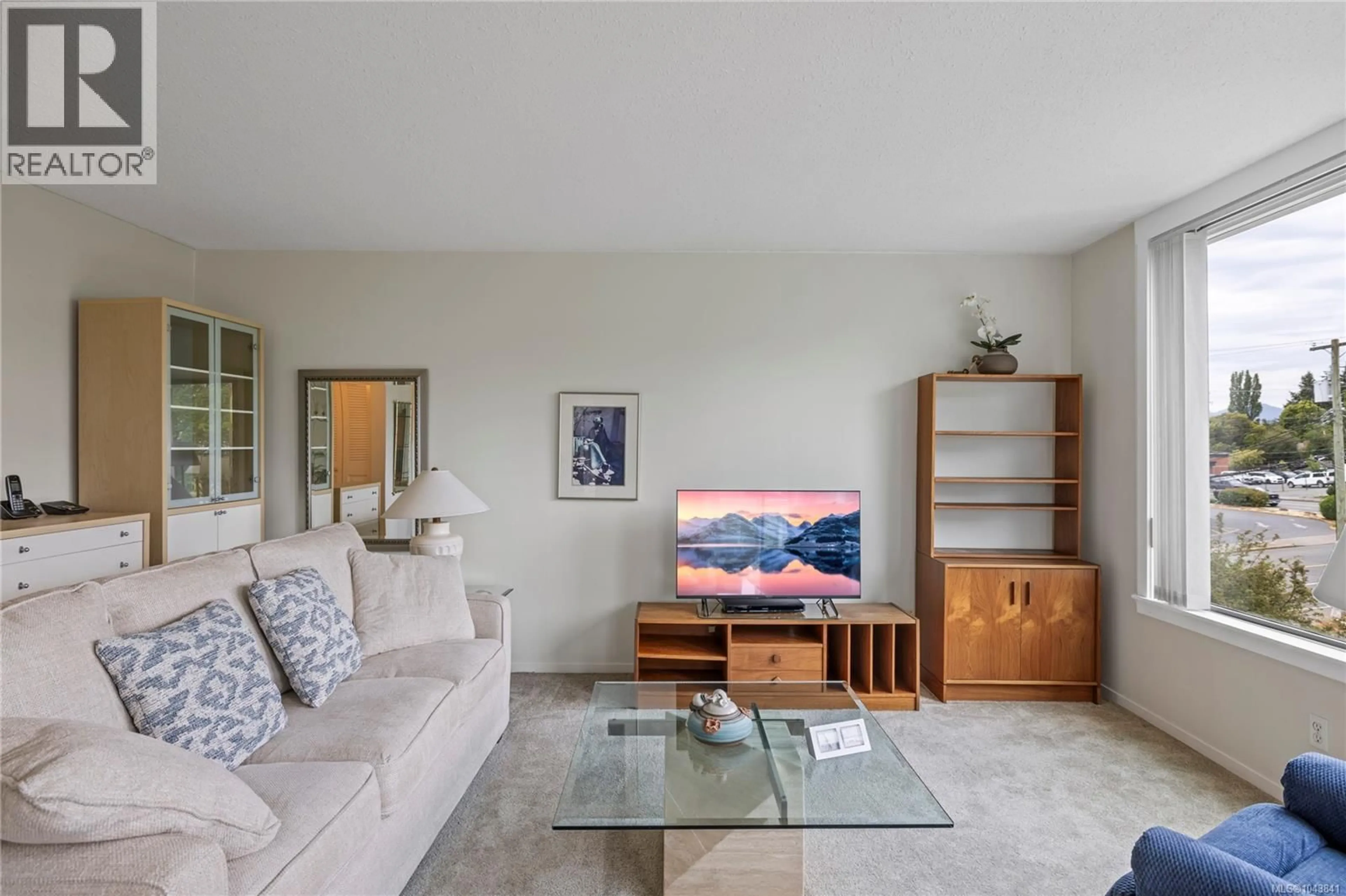 Living room with furniture, unknown for 403 - 220 TOWNSITE ROAD, Nanaimo British Columbia V9S5S8