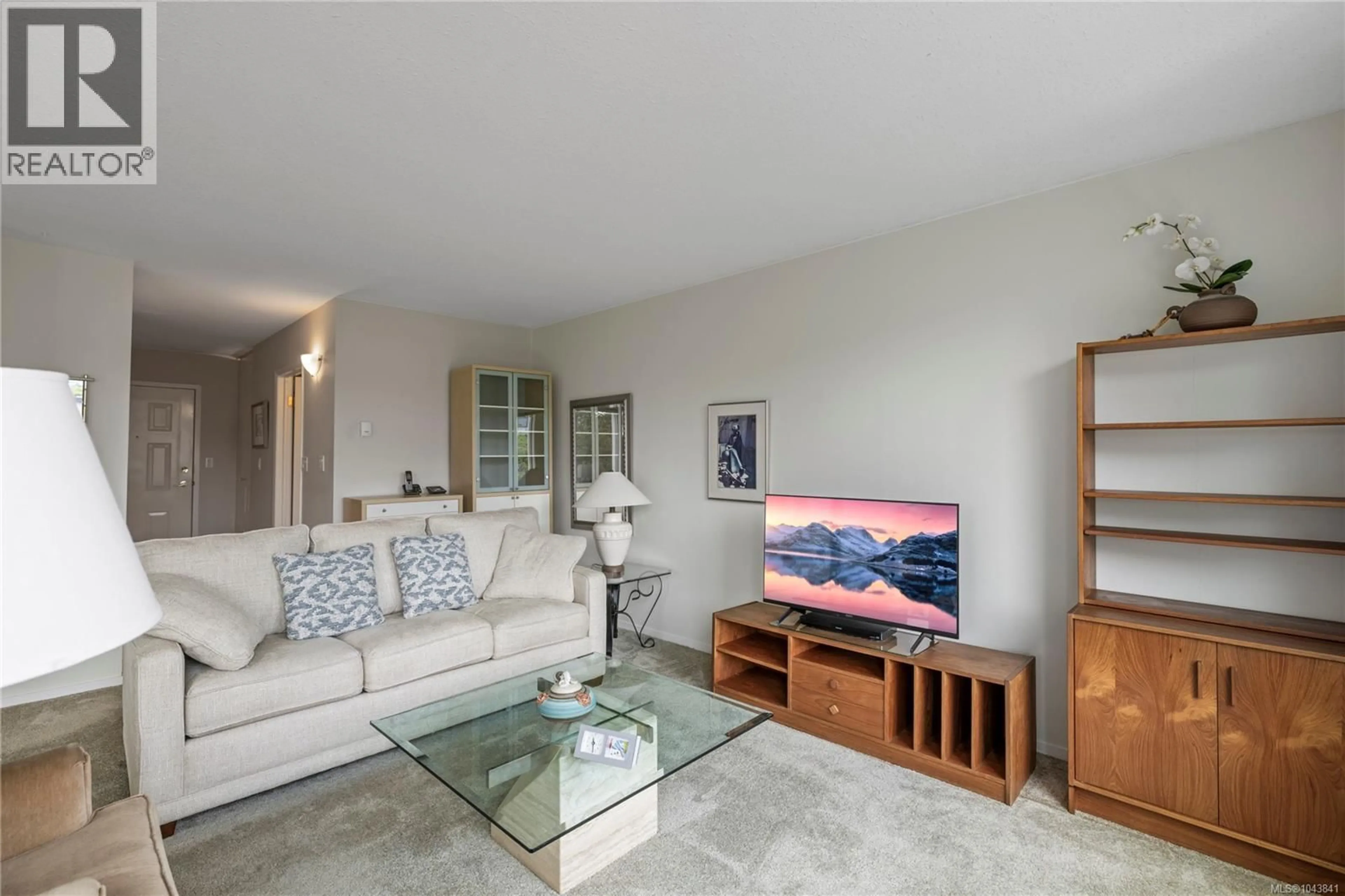 Living room with furniture, unknown for 403 - 220 TOWNSITE ROAD, Nanaimo British Columbia V9S5S8