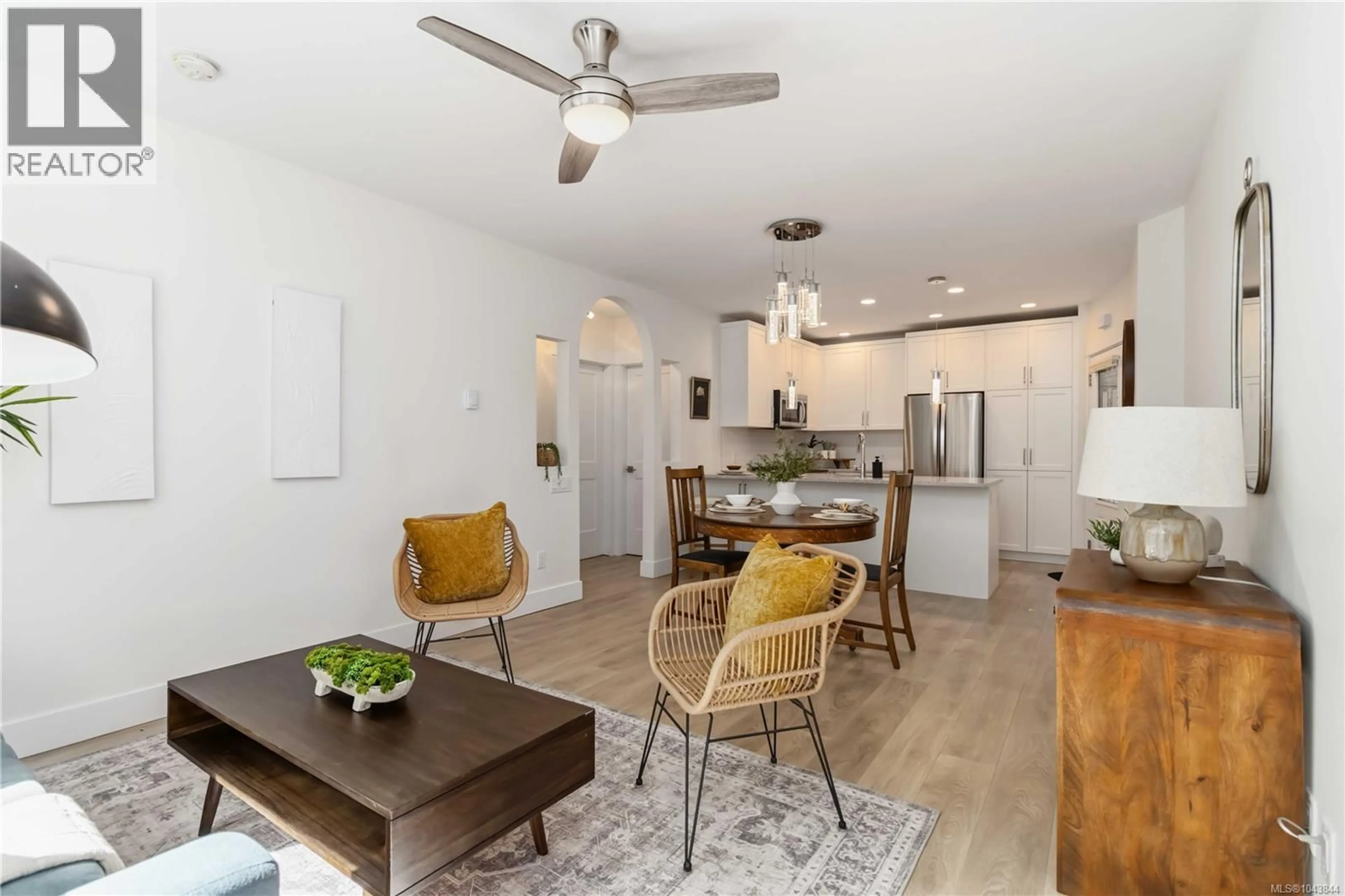 Open concept kitchen, wood/laminate floor for 2 - 949 PEMBROKE STREET, Victoria British Columbia V8T1J1