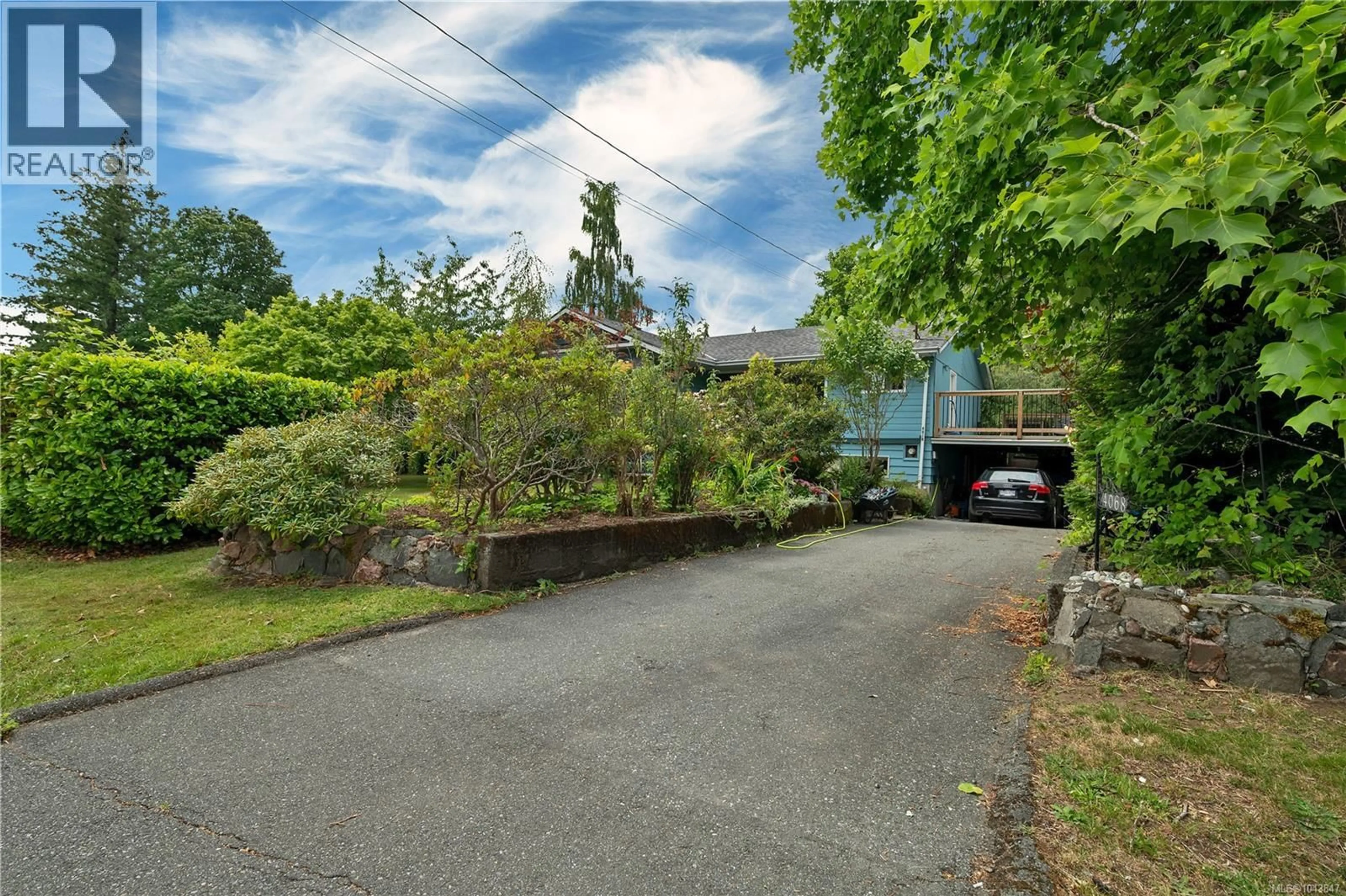A pic from outside/outdoor area/front of a property/back of a property/a pic from drone, street for 4068 BARCLAY ROAD, Campbell River British Columbia V9W4Y6