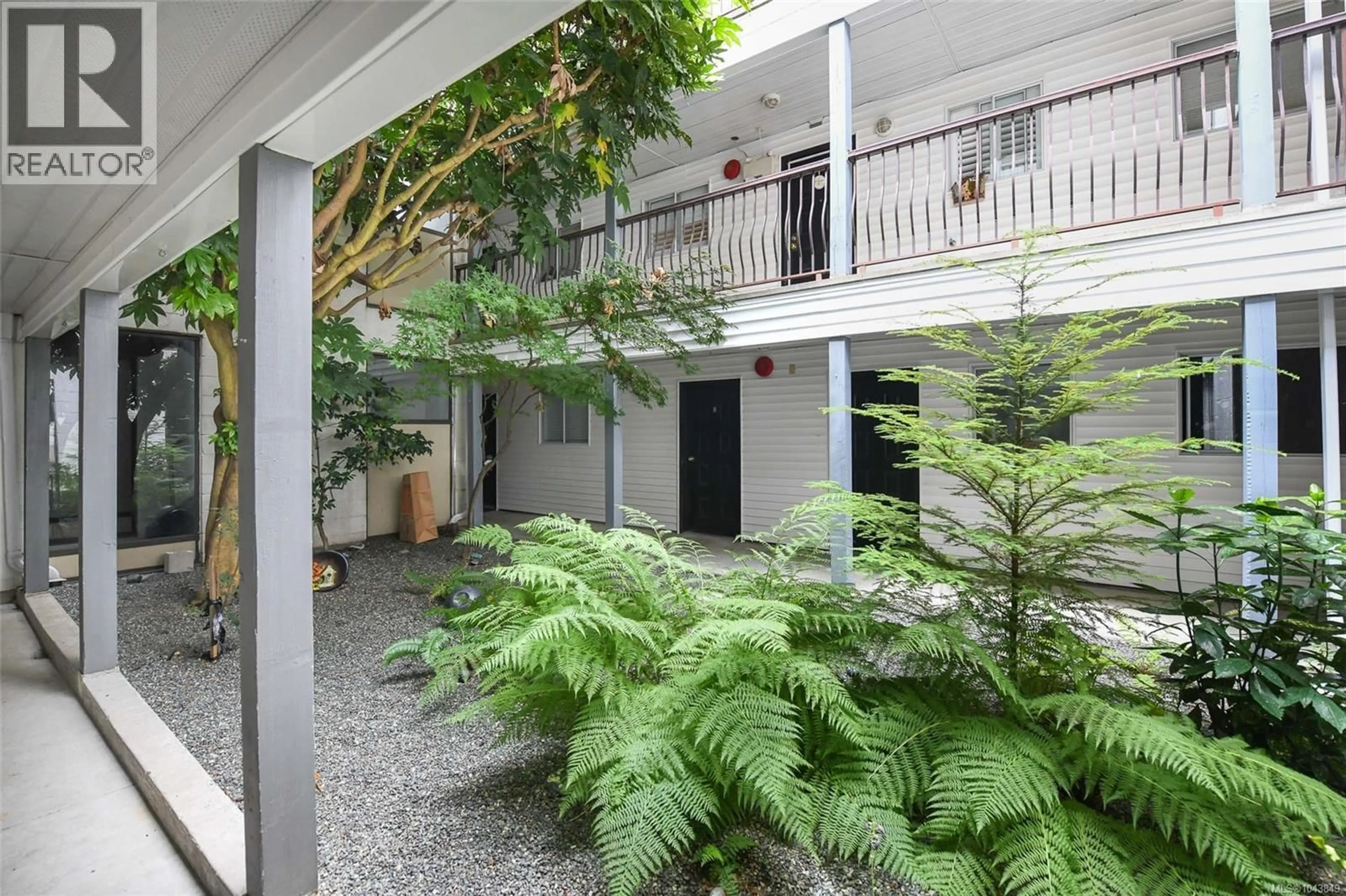 Patio, street for 104 - 622 ISLAND HIGHWAY SOUTH, Campbell River British Columbia V9H1T8