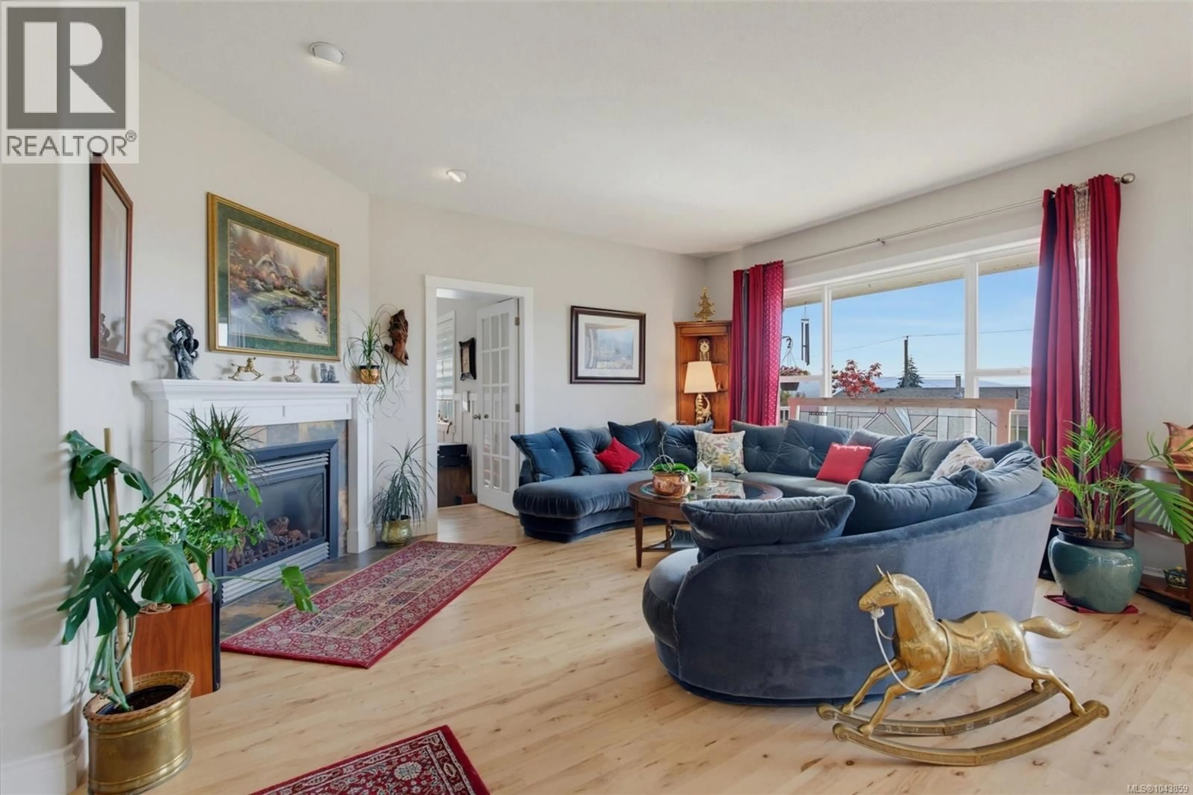 Living room with furniture, unknown for 8067 YORK AVENUE, Crofton British Columbia V0R1R0