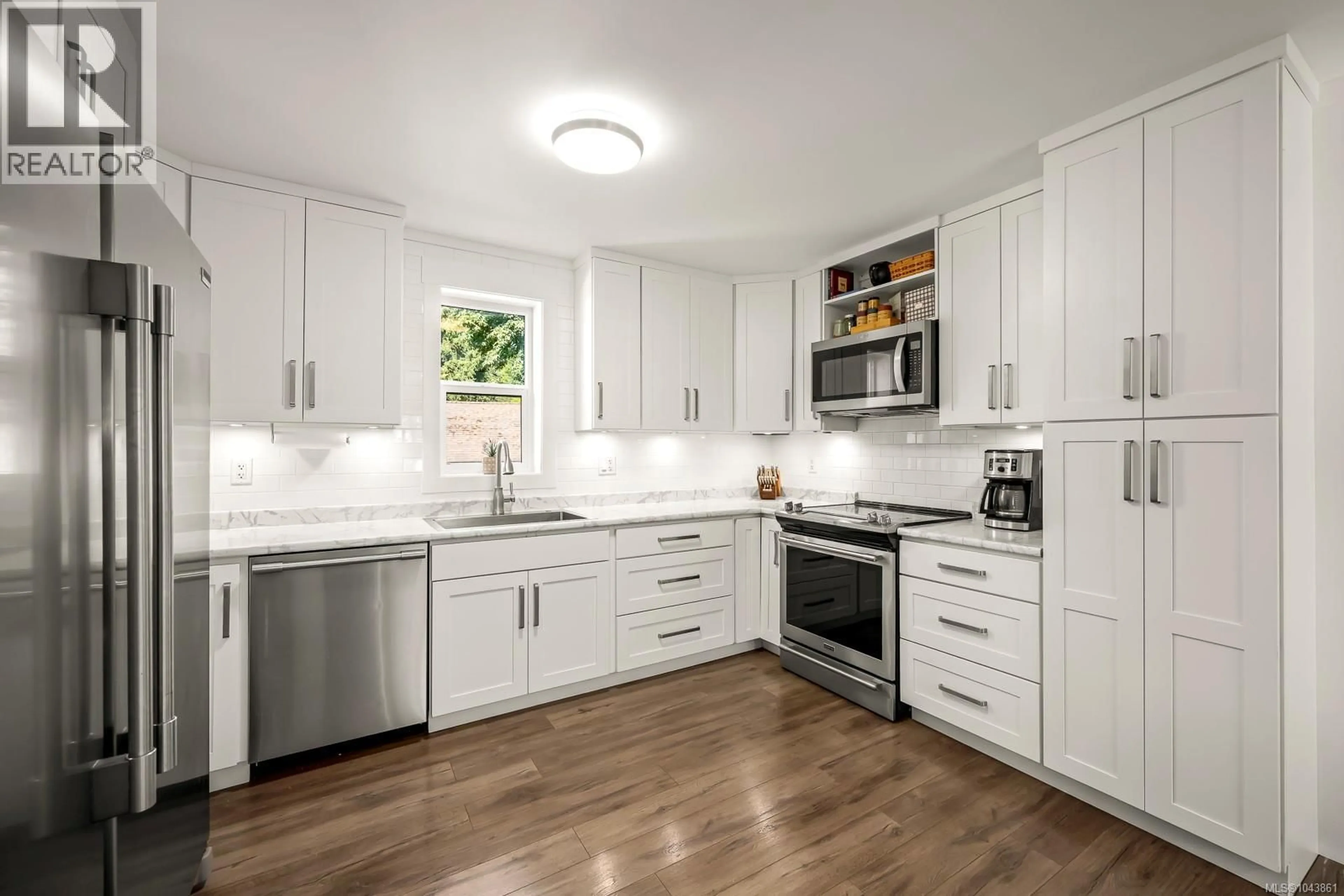 Open concept kitchen, unknown for 2612 DUNSMUIR AVENUE, Cumberland British Columbia V0R1S0