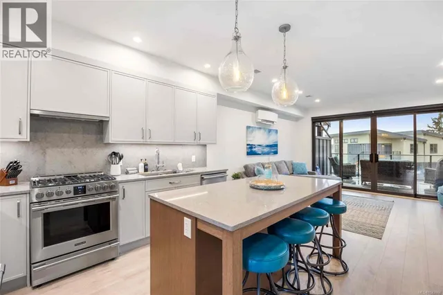 10 - 9022 CLARKSON AVENUE, Black Creek 5