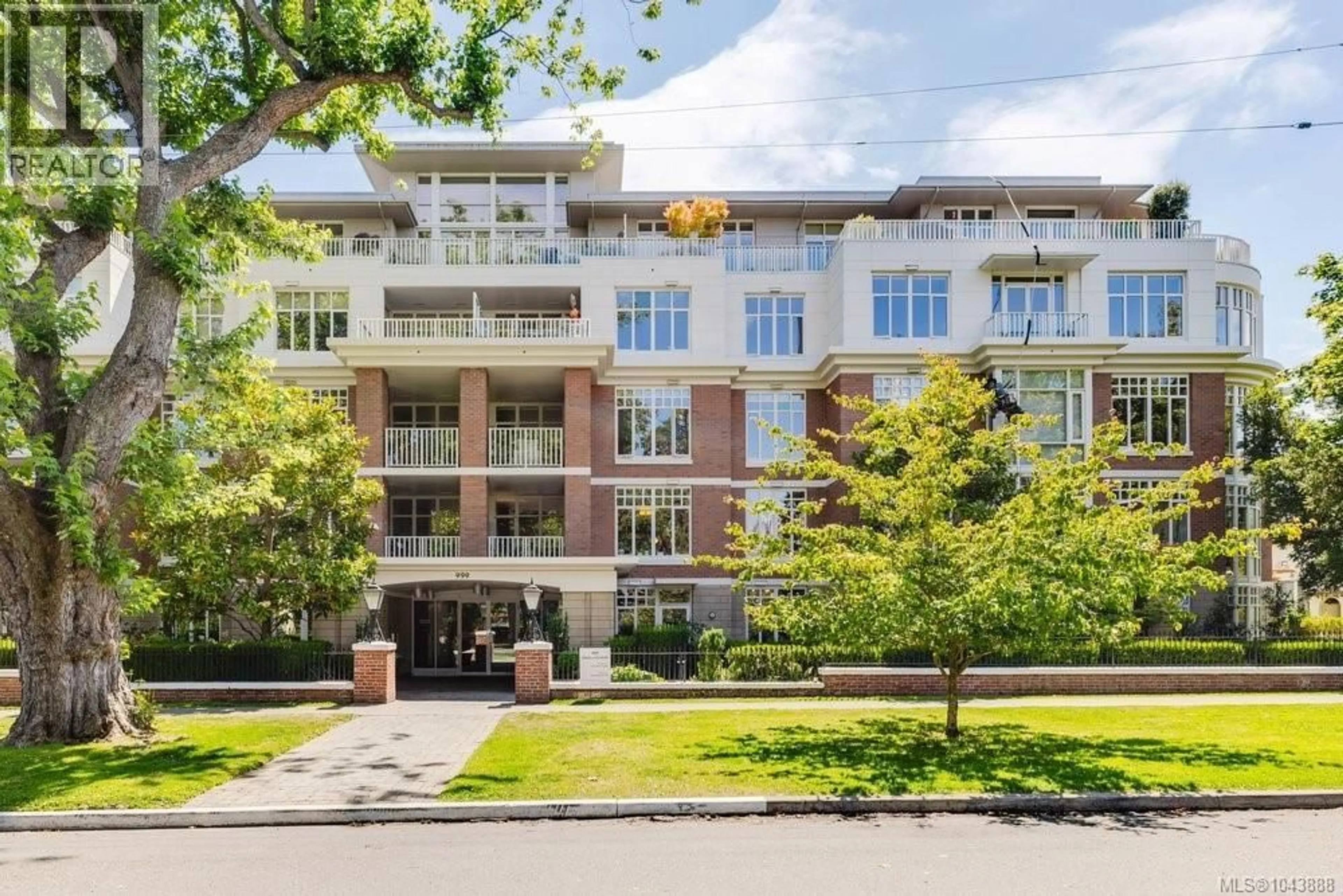 Unknown for 214 - 999 BURDETT AVENUE, Victoria British Columbia V8S1G6