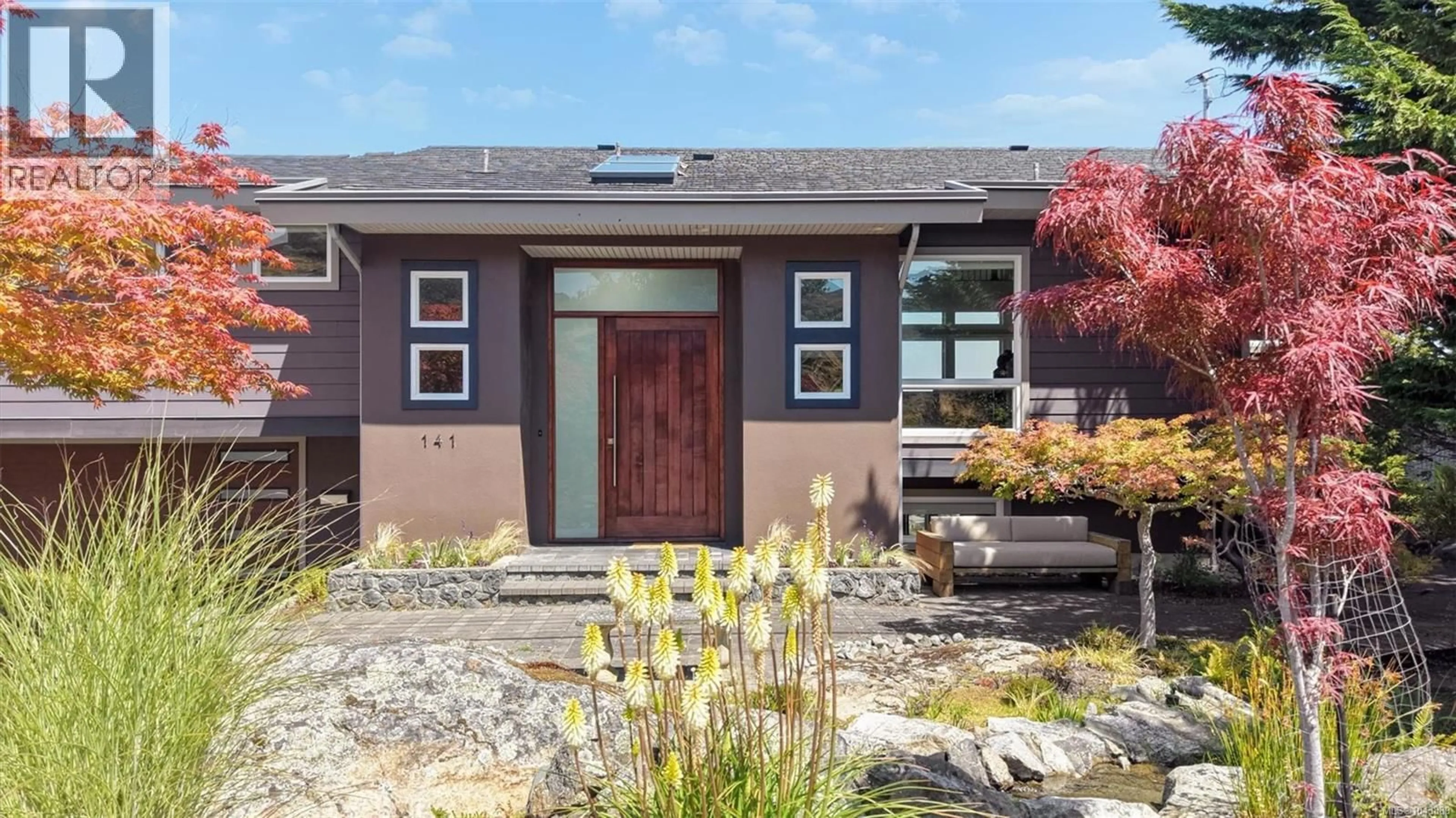Home with vinyl exterior material, street for 141 DENISON ROAD, Oak Bay British Columbia V8S4K2