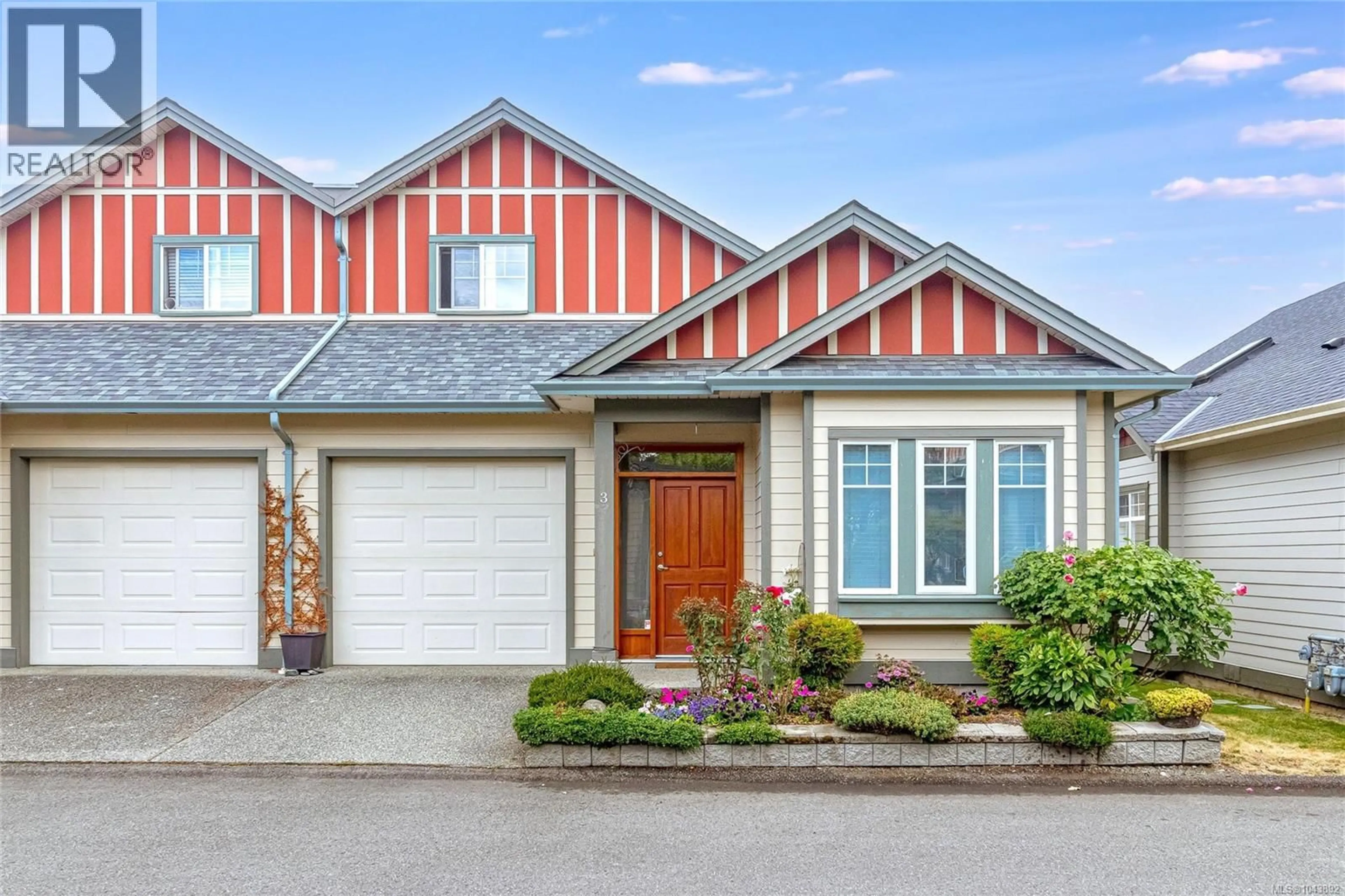 Home with vinyl exterior material, street for 3 - 131 MCKINSTRY ROAD, Duncan British Columbia V9L3X7