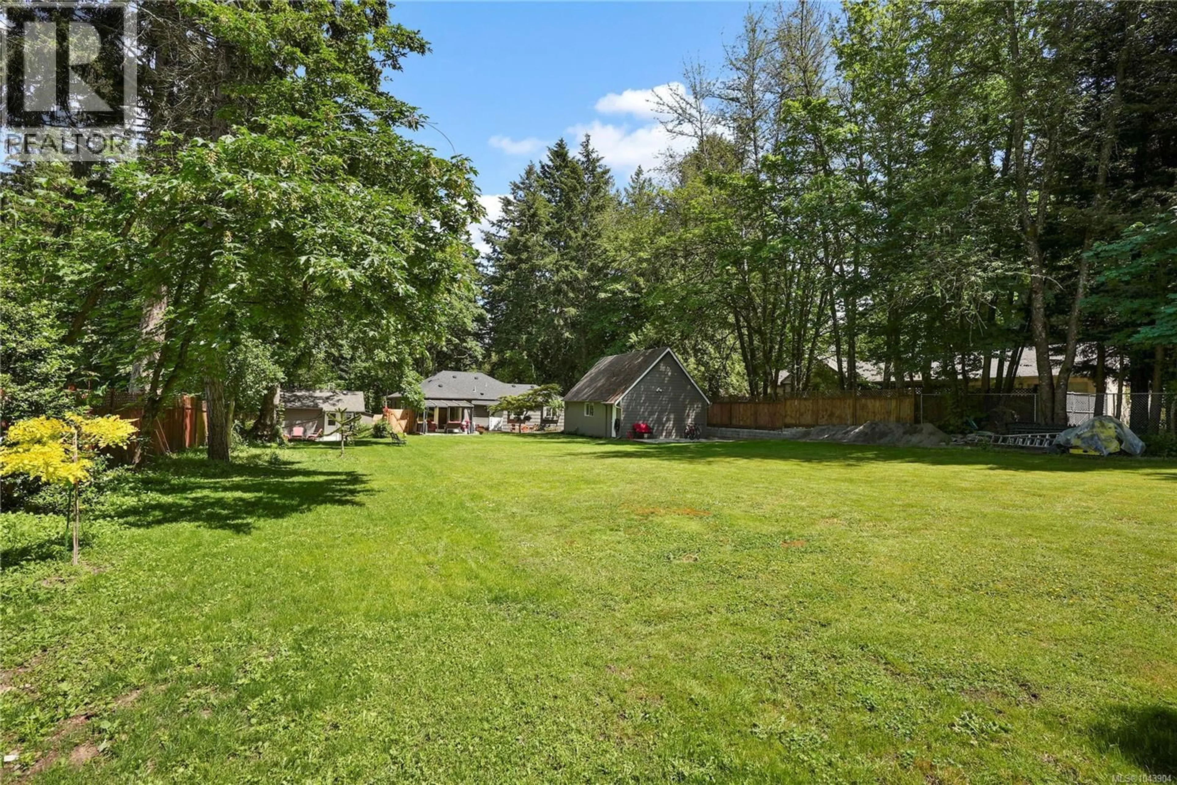 A pic from outside/outdoor area/front of a property/back of a property/a pic from drone, unknown for 5470 ALDERLEY ROAD, Saanich British Columbia V8Y1X8