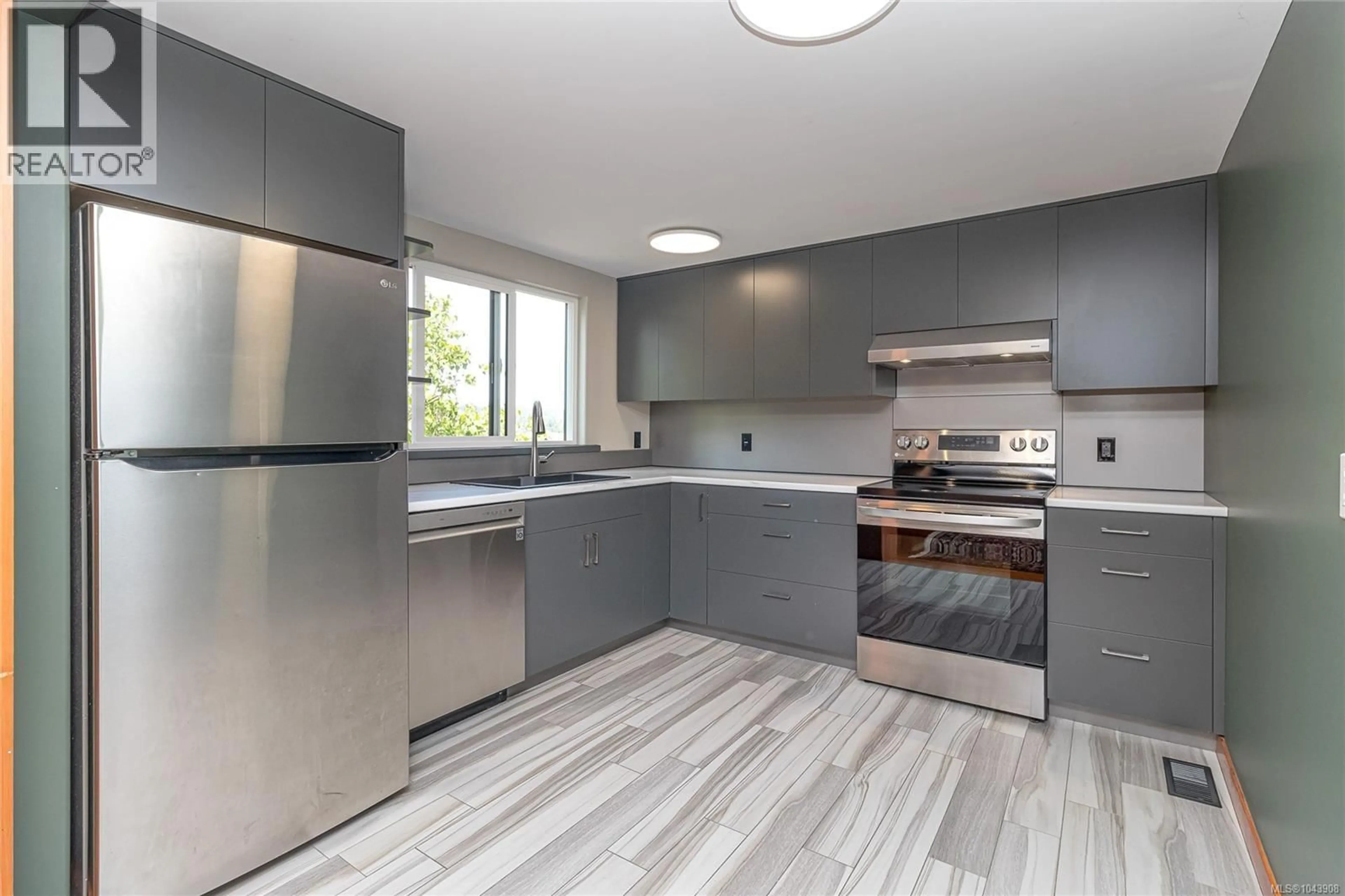 Contemporary kitchen, unknown for 227 STORMONT ROAD, View Royal British Columbia V9B1P7