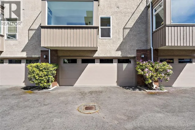 4 - 108 DALLAS ROAD, Victoria 3