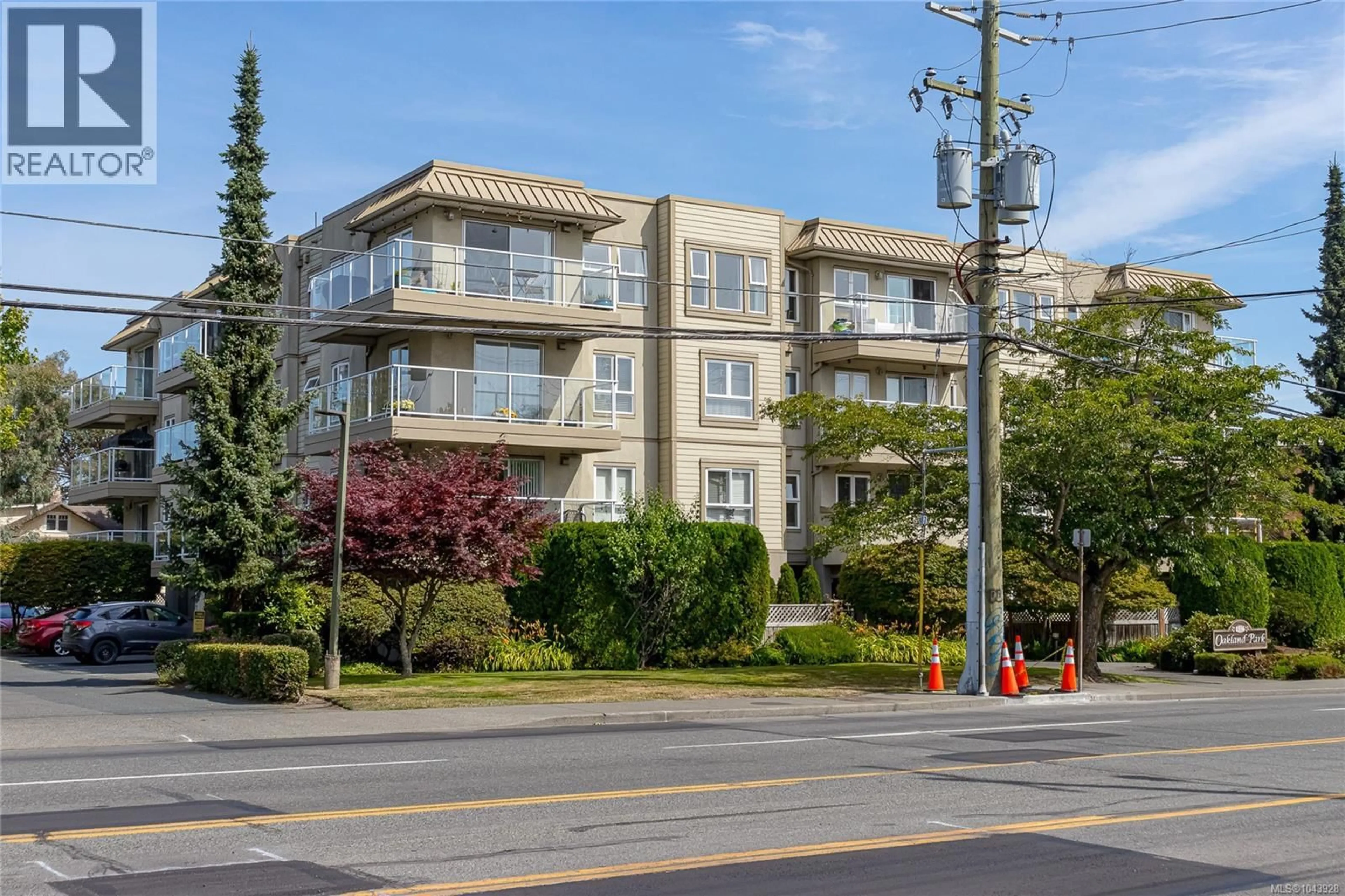 Unknown for 301 - 1536 HILLSIDE AVENUE, Victoria British Columbia V8T2C2