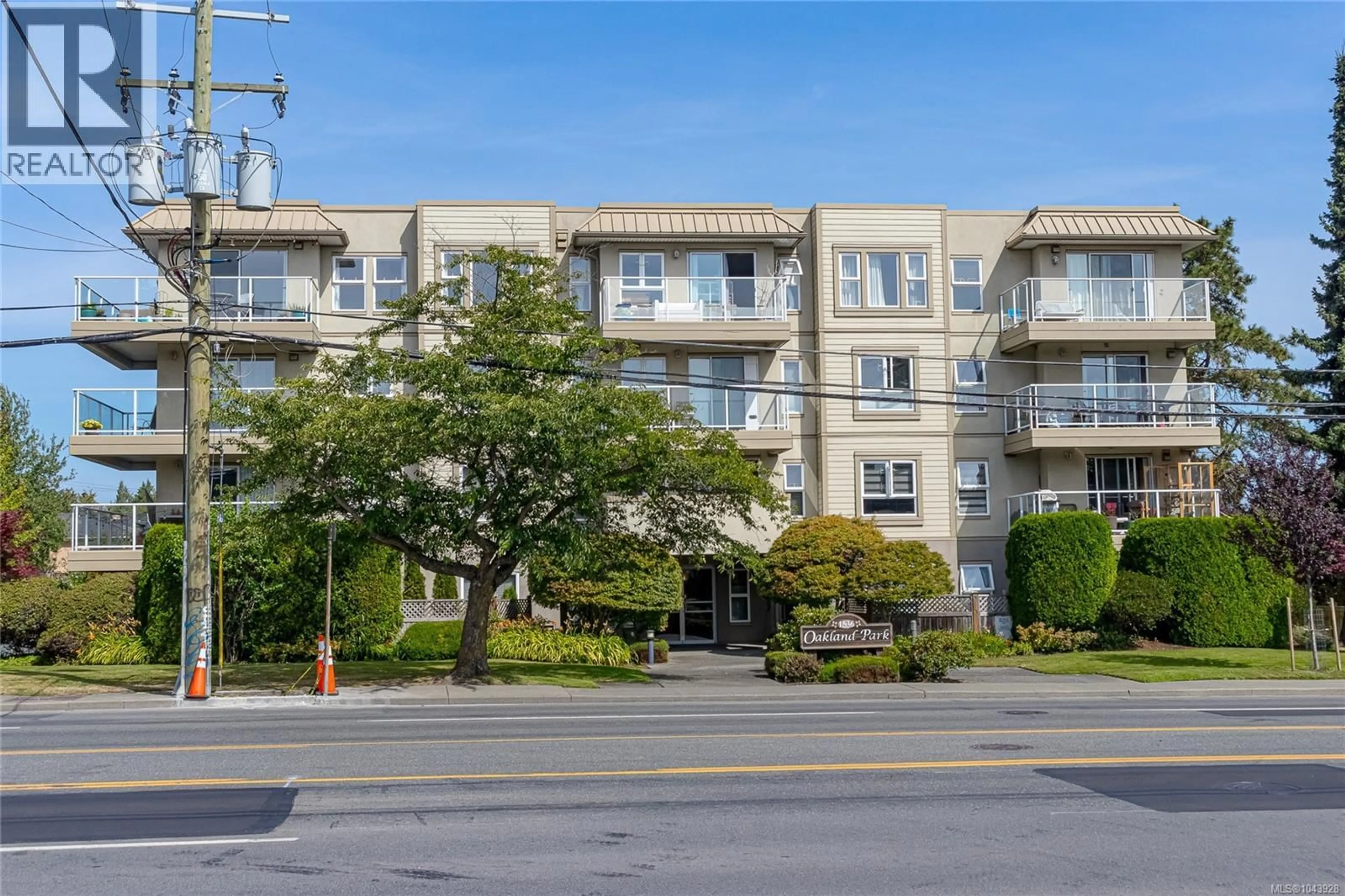 Unknown for 301 - 1536 HILLSIDE AVENUE, Victoria British Columbia V8T2C2