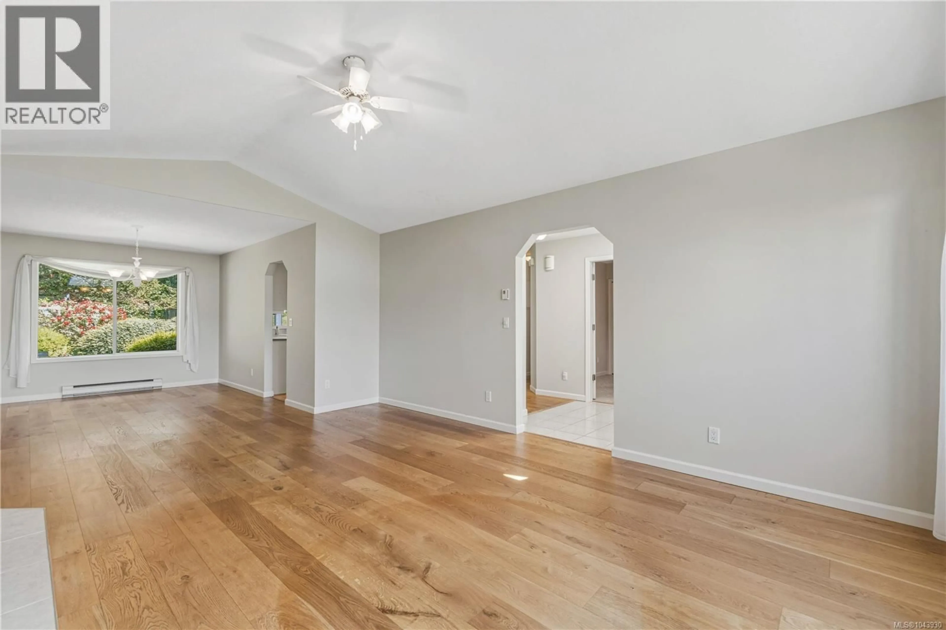 A pic of a room for 461 ROWAN DRIVE, Qualicum Beach British Columbia V9K1K1