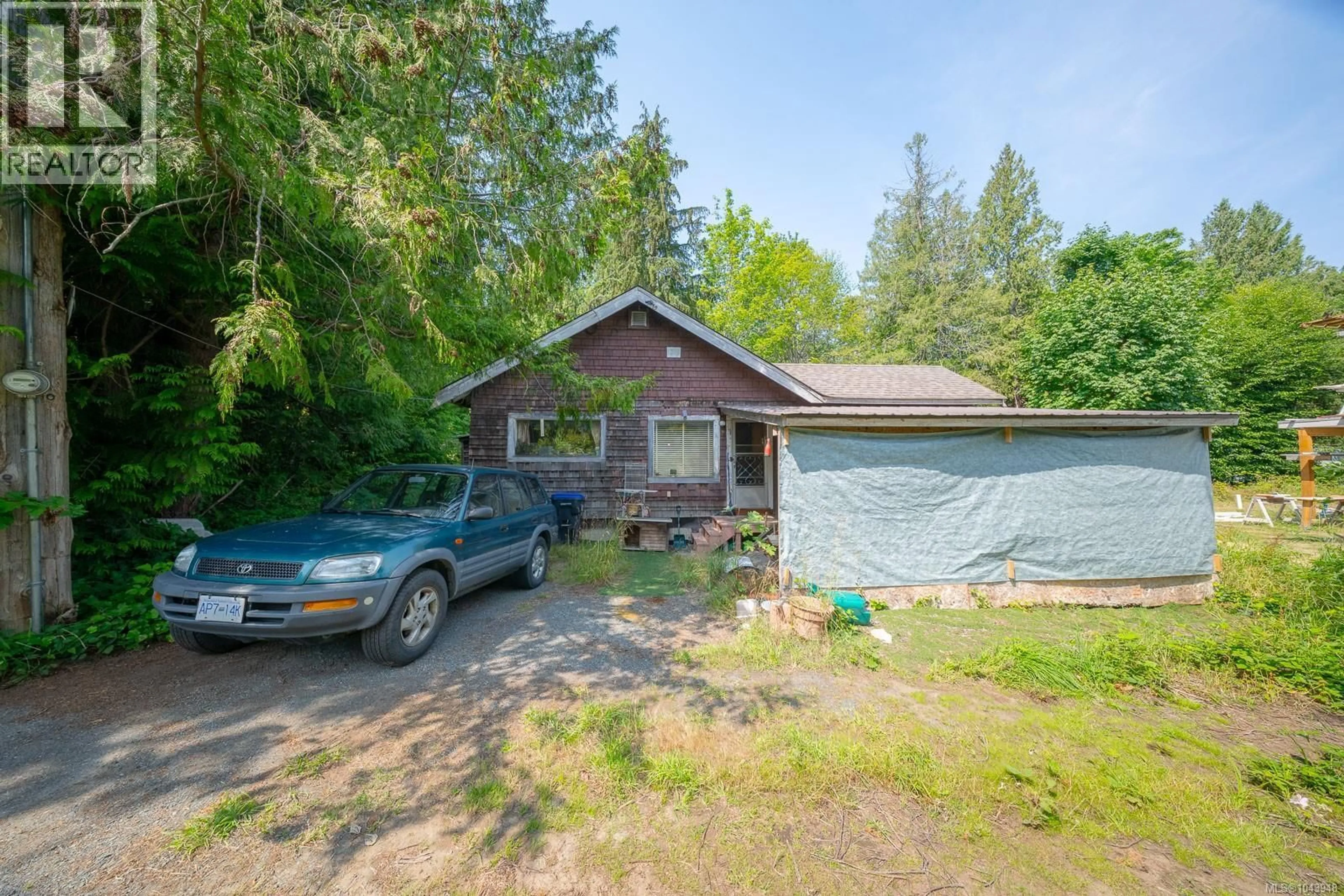 A pic from outside/outdoor area/front of a property/back of a property/a pic from drone, street for 1319 LEE ROAD, Parksville British Columbia V9P1Y9