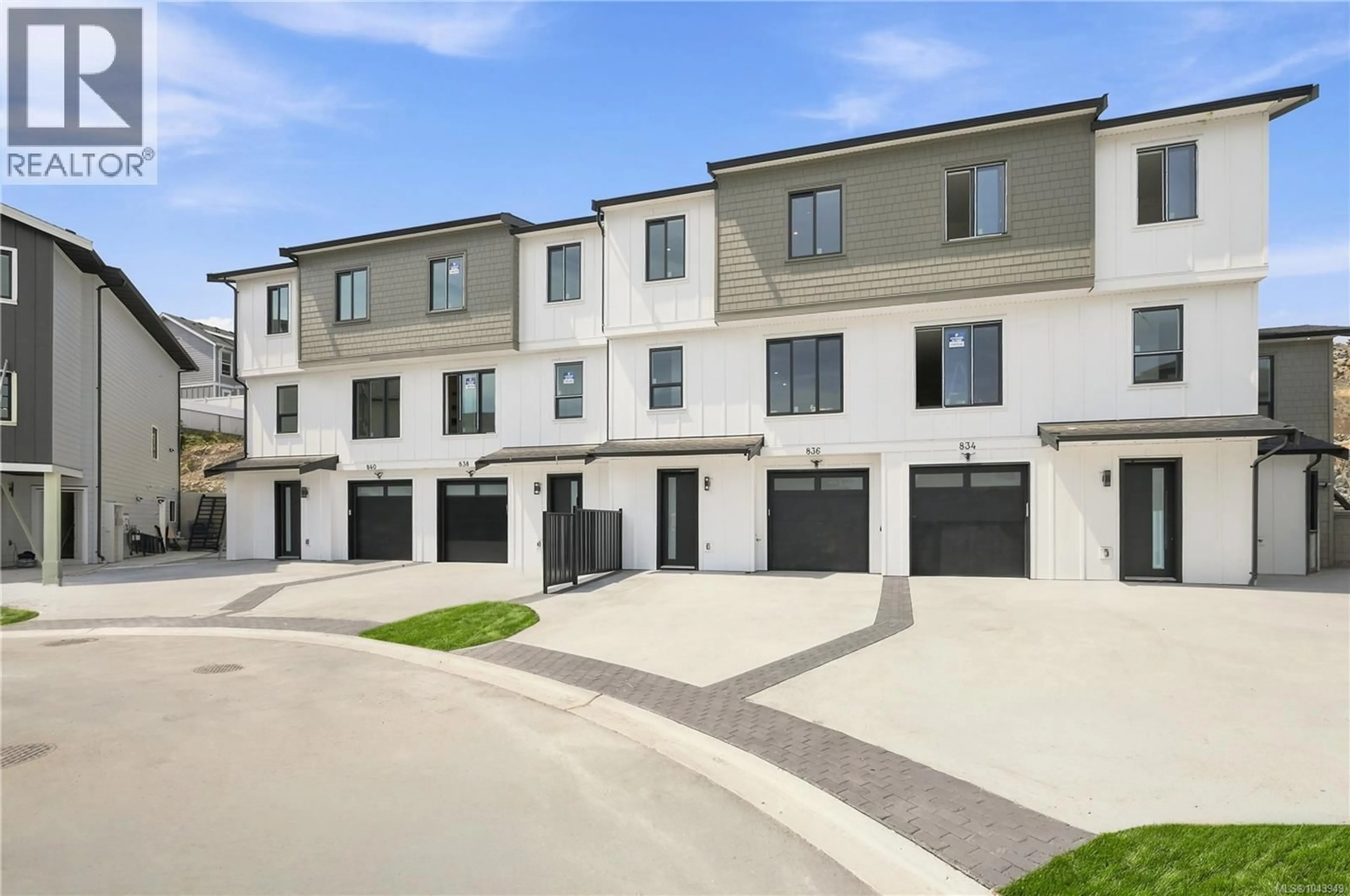 A pic from outside/outdoor area/front of a property/back of a property/a pic from drone, street for 838 BLACKBIRD PLACE, Langford British Columbia V9B6H4