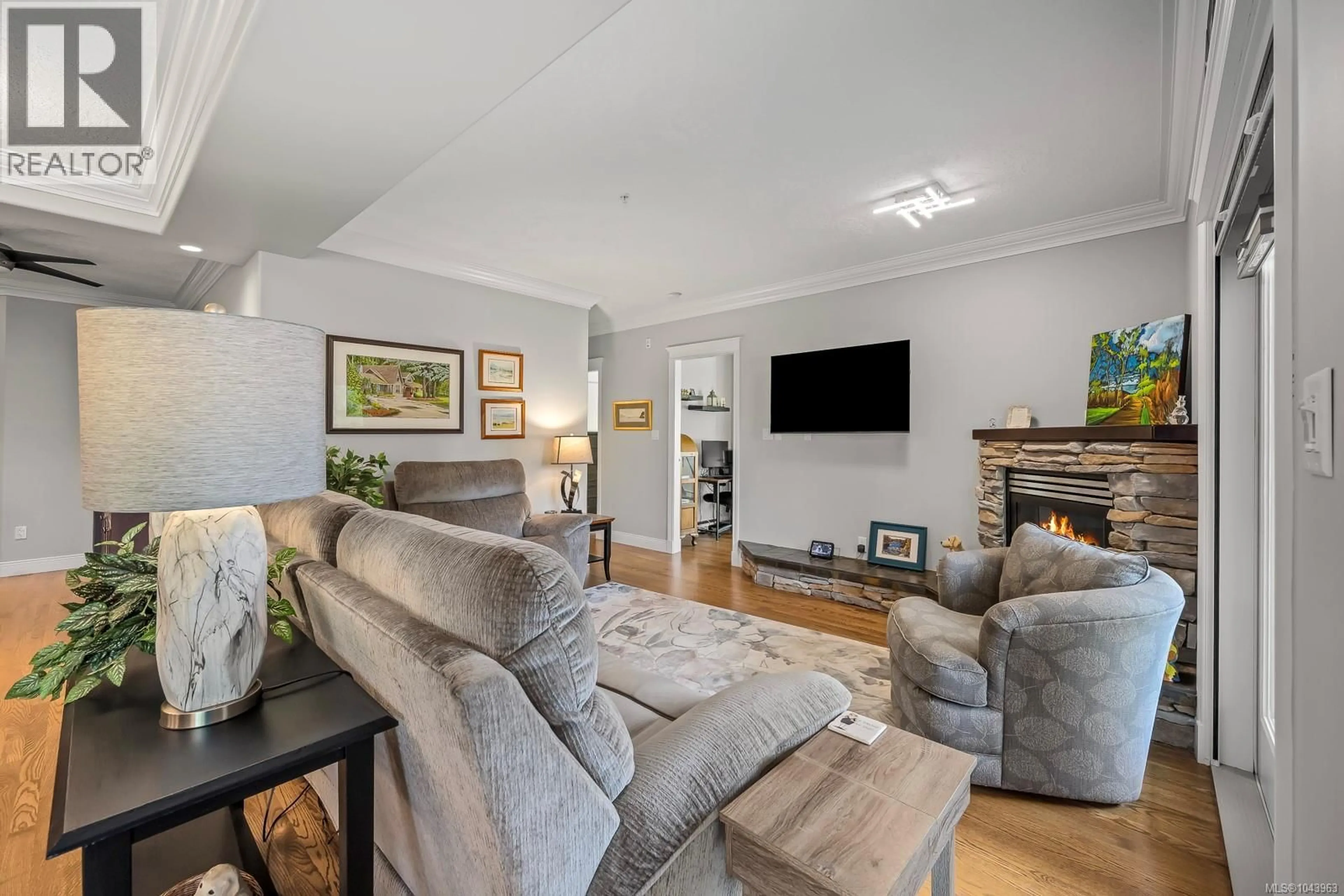 Living room with furniture, unknown for 134 - 3666 ROYAL VISTA WAY, Courtenay British Columbia V9N9X7