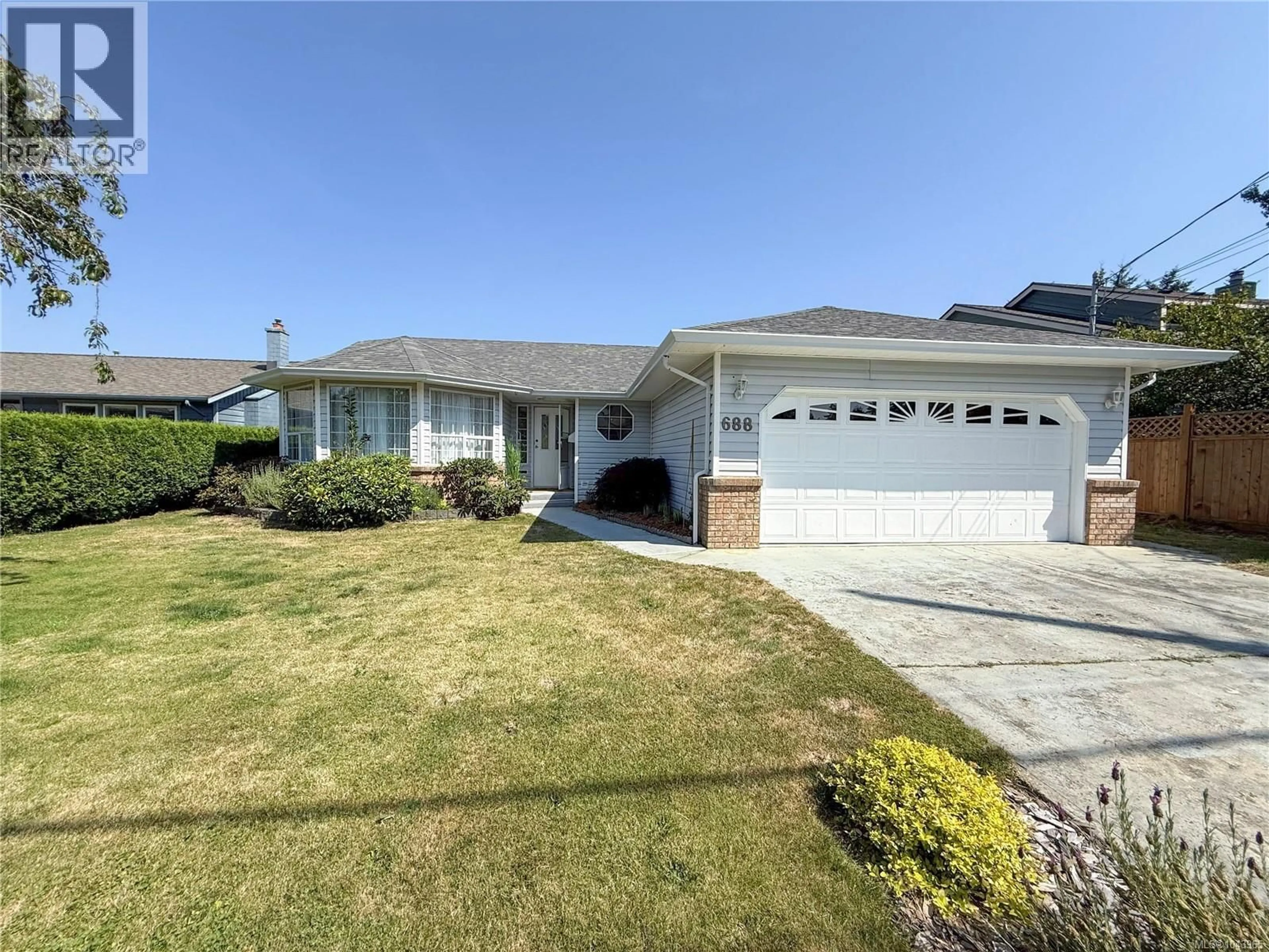 Home with vinyl exterior material, street for 688 ALBATROSS CRESCENT, Campbell River British Columbia V9W6Z9