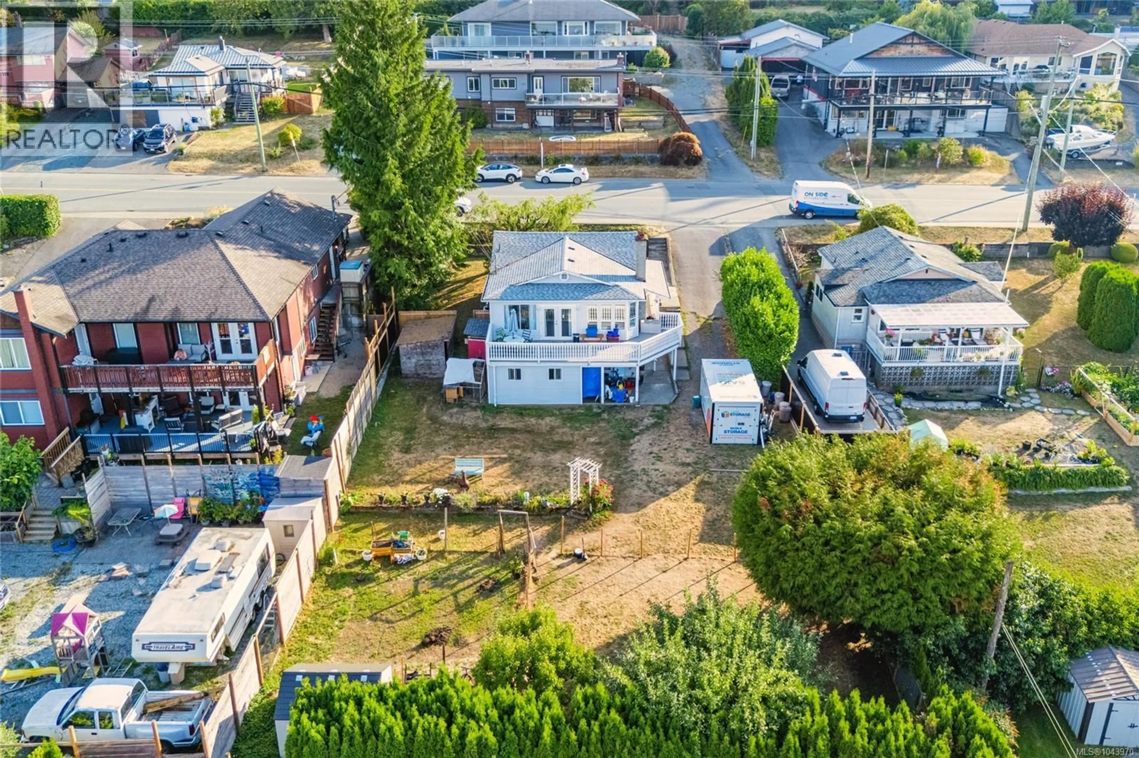 A pic from outside/outdoor area/front of a property/back of a property/a pic from drone, street for 429 DAVIS ROAD, Ladysmith British Columbia V9G1V4