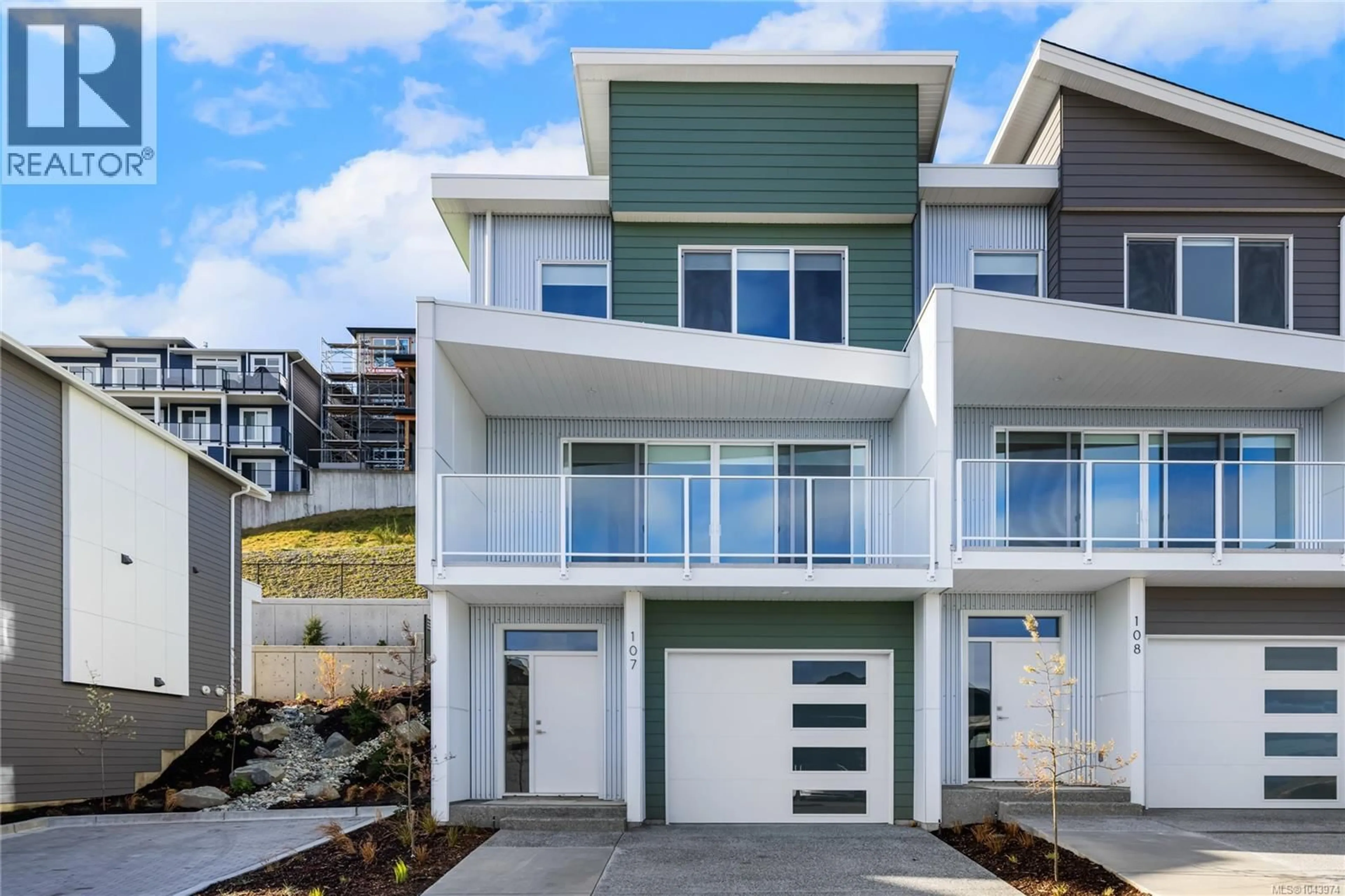 Home with vinyl exterior material, unknown for 107 - 151 ROYAL PACIFIC WAY, Nanaimo British Columbia V9T0B9