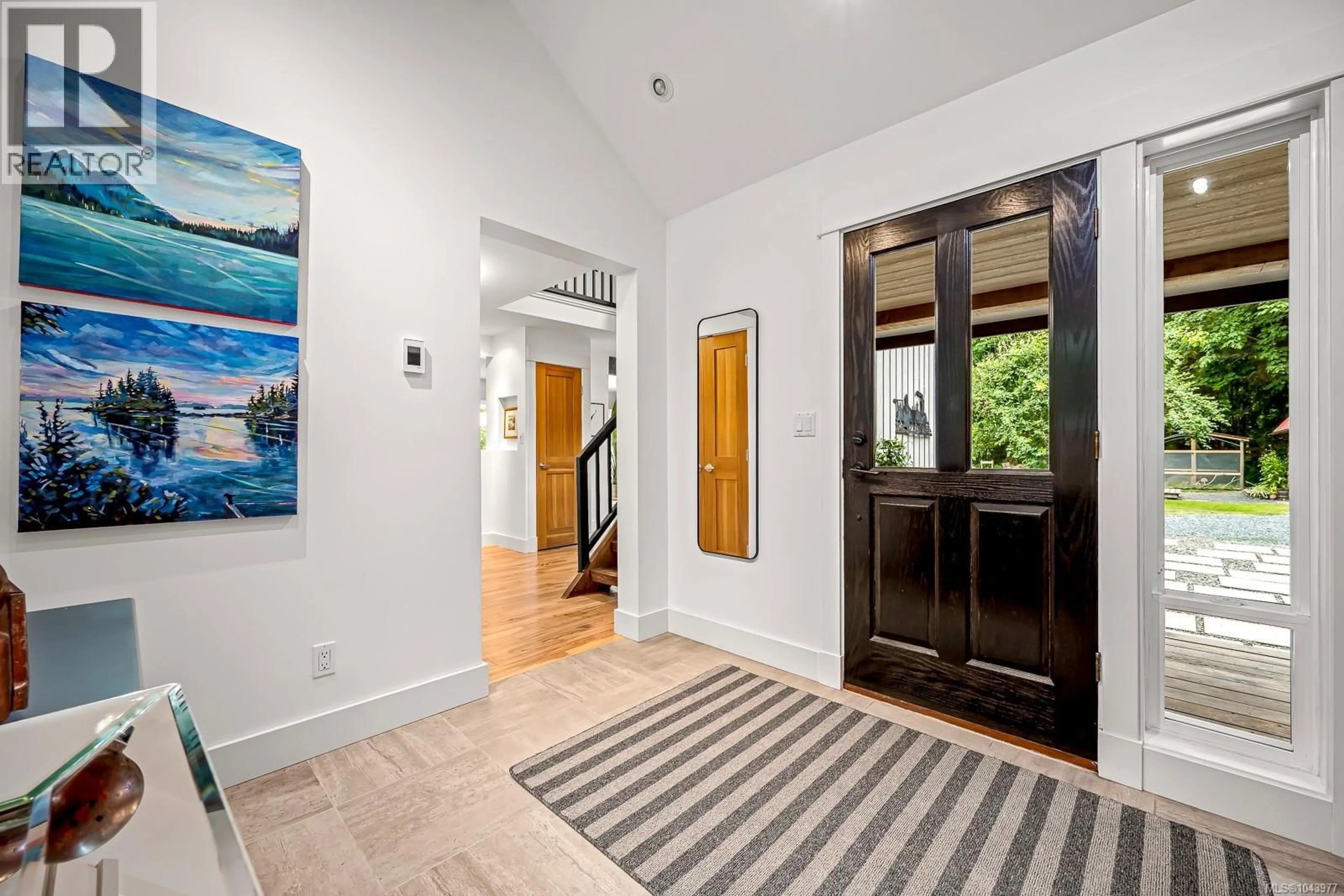 Indoor entryway for 7003 RIVER AVENUE NORTH, Courtenay British Columbia V9N1N5