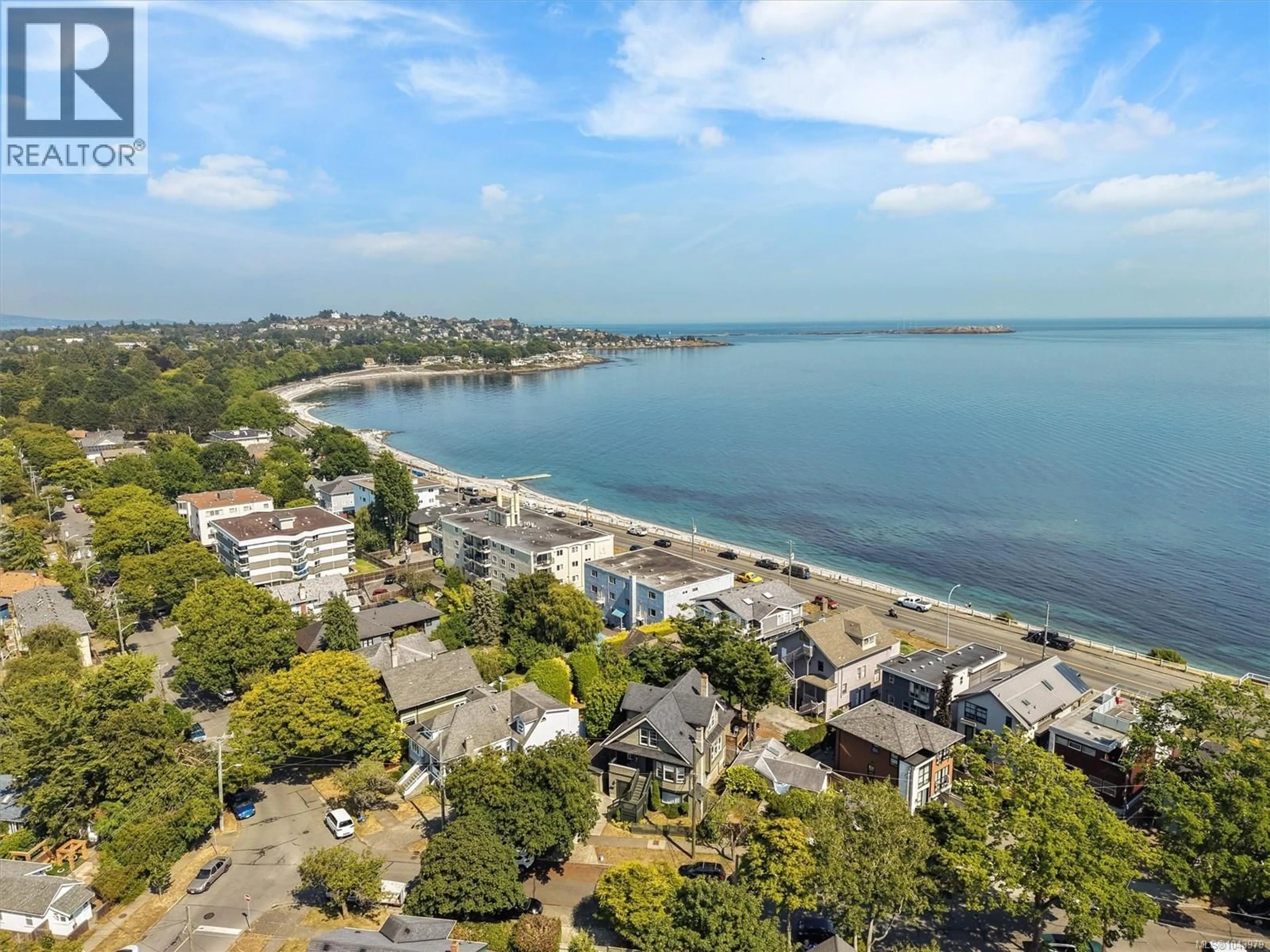A pic from outside/outdoor area/front of a property/back of a property/a pic from drone, water/lake/river/ocean view for 31 BUSHBY STREET, Victoria British Columbia V8S1B3