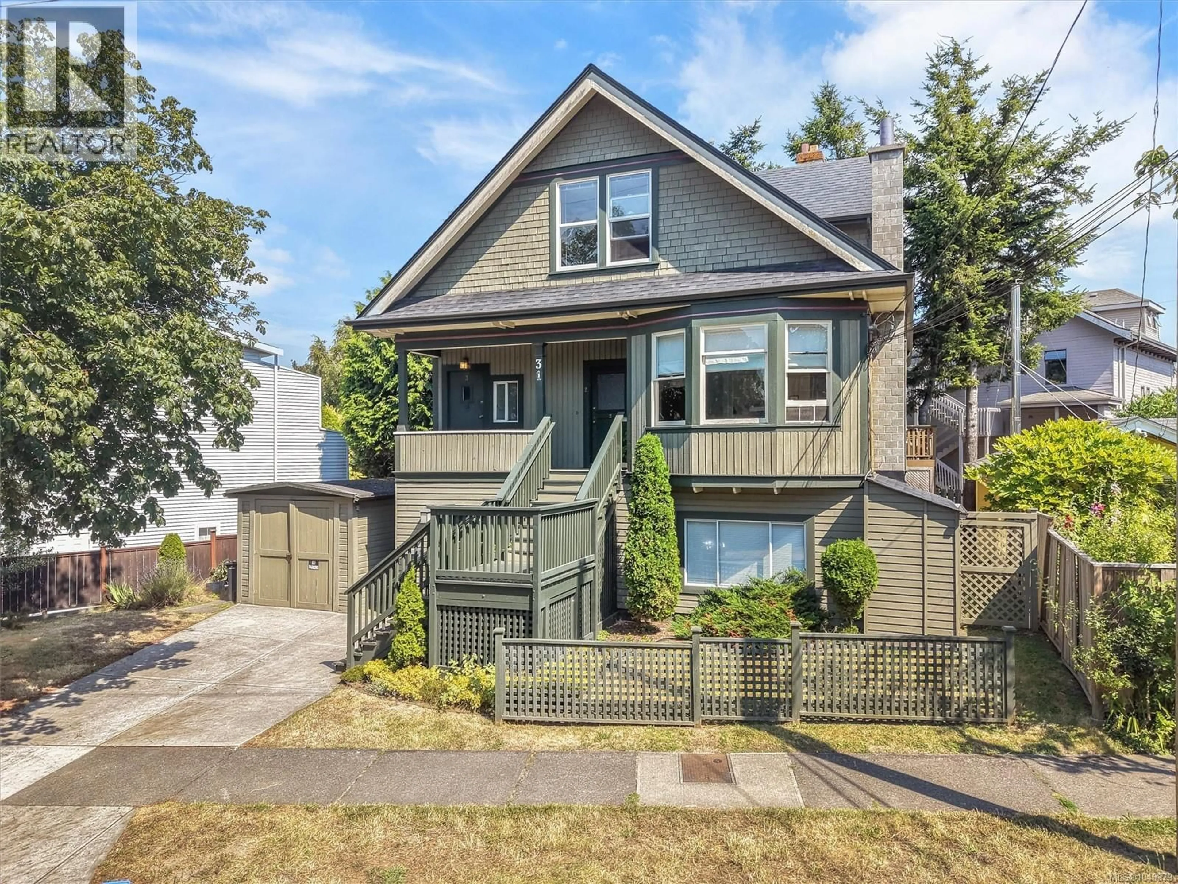 Home with vinyl exterior material, street for 31 BUSHBY STREET, Victoria British Columbia V8S1B3