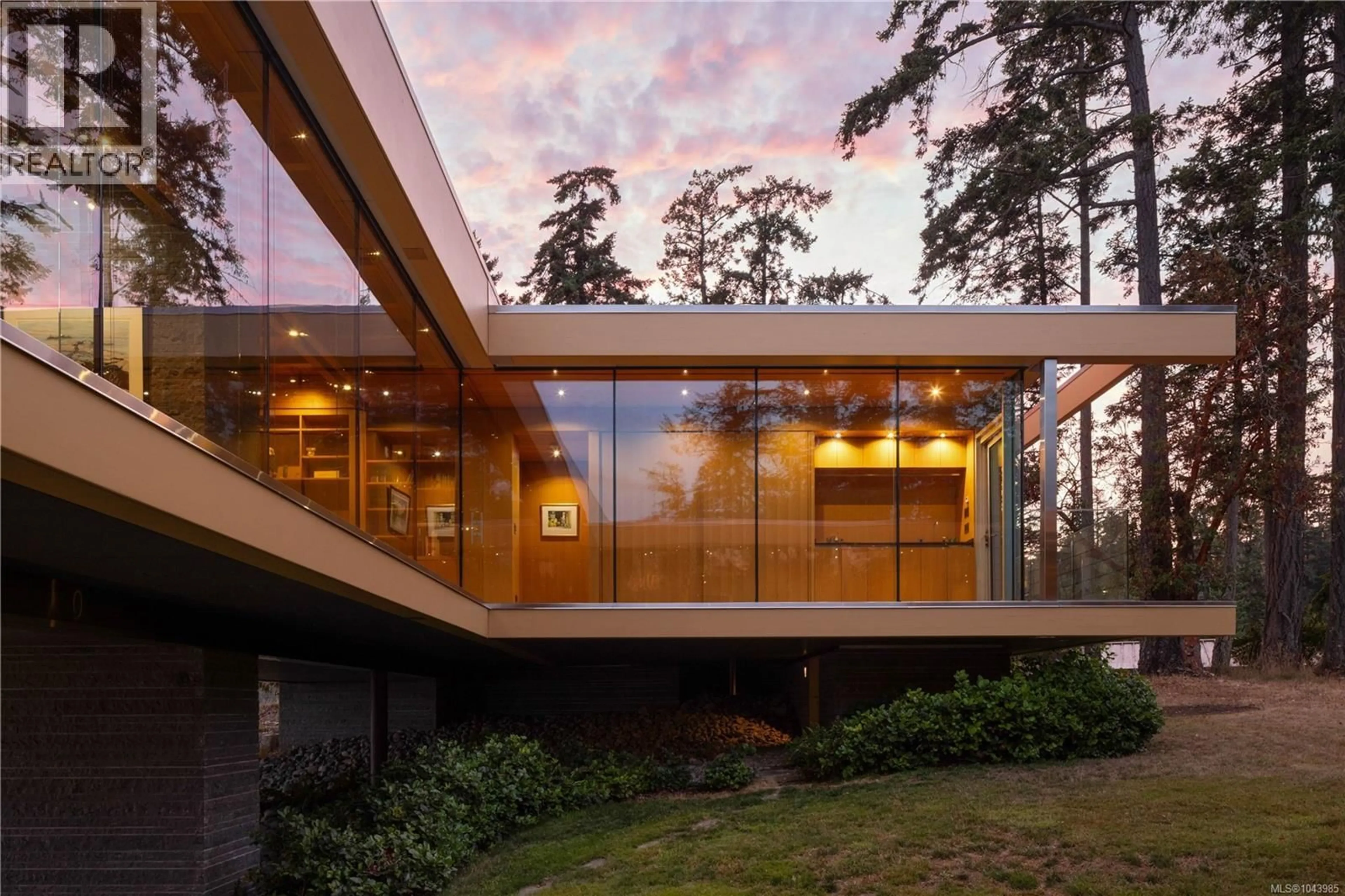 Indoor foyer for 224 BAY RIDGE PLACE, Salt Spring British Columbia V8K1W5