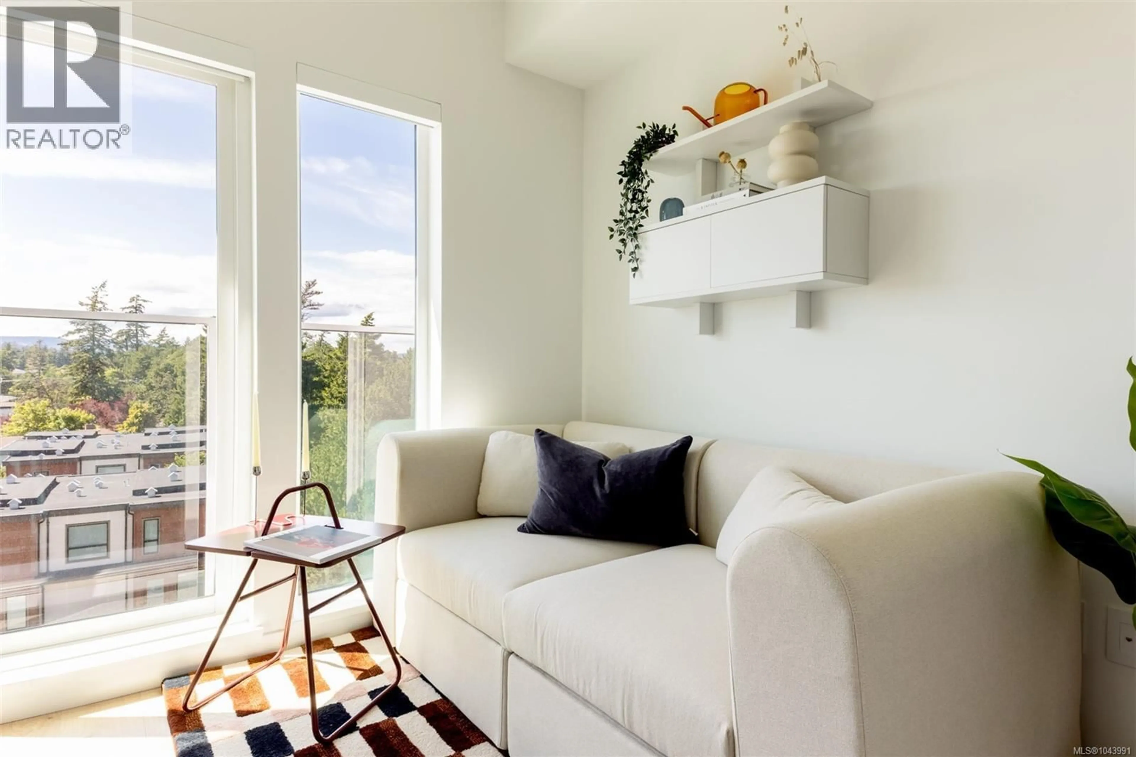 Living room with furniture, unknown for 616 - 1075 TILLICUM ROAD, Esquimalt British Columbia V9A2A4