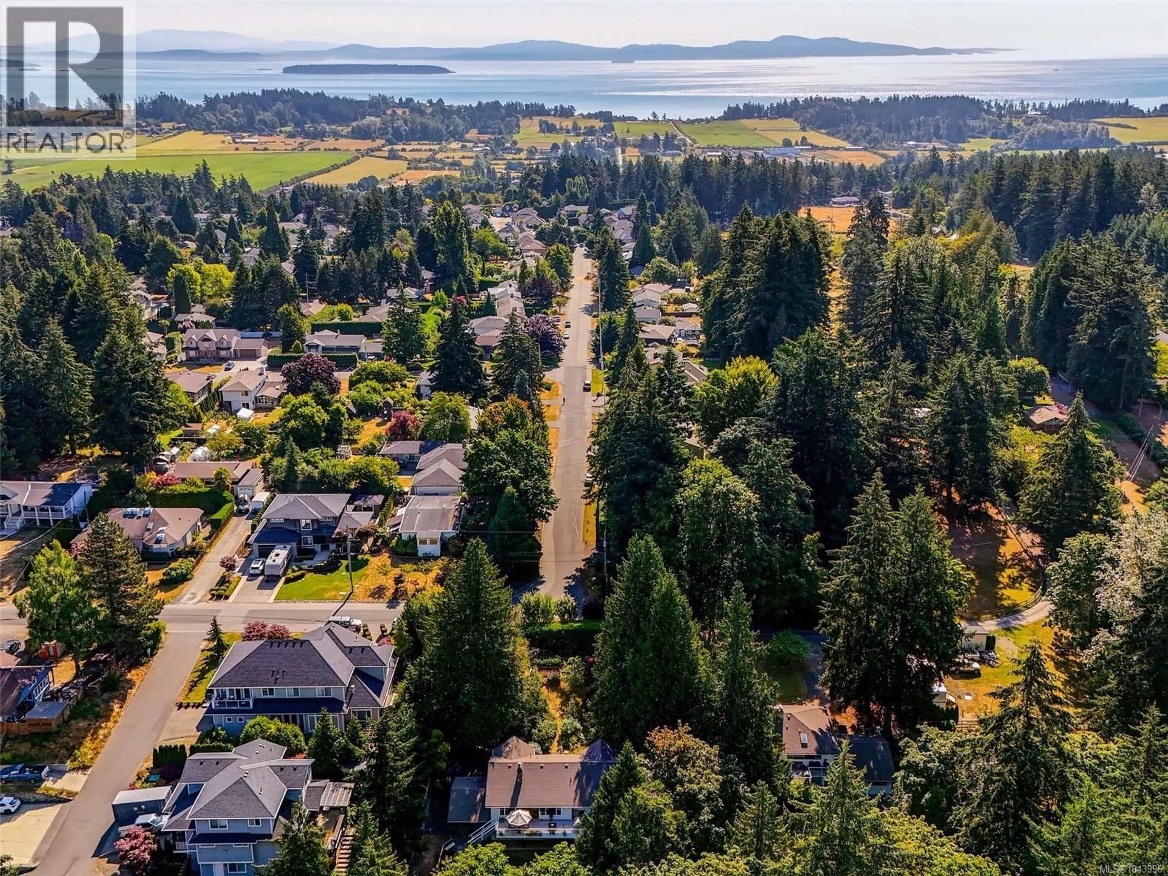 A pic from outside/outdoor area/front of a property/back of a property/a pic from drone, unknown for 6232 RODOLPH ROAD, Central Saanich British Columbia V8Z5V8