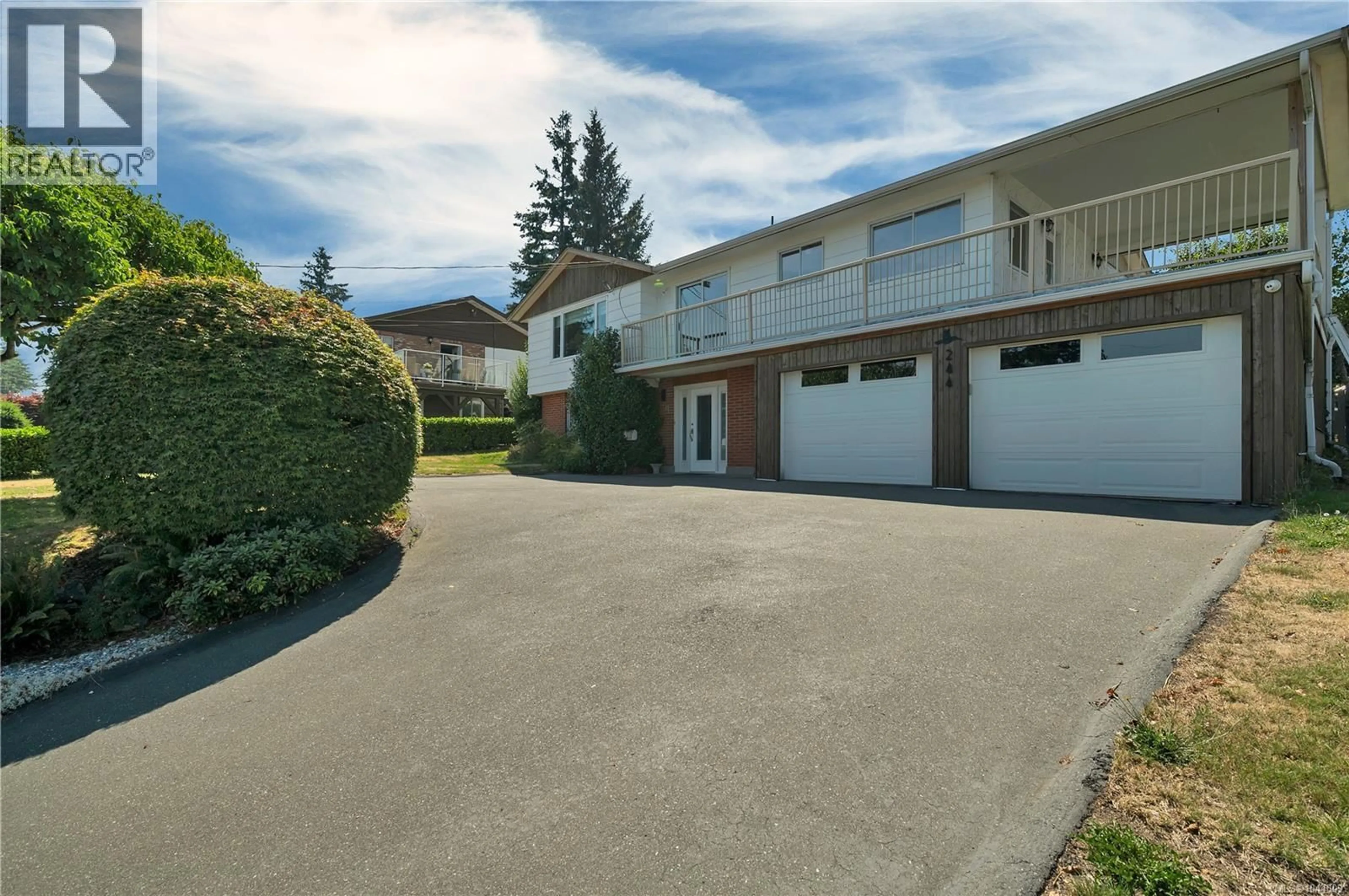 A pic from outside/outdoor area/front of a property/back of a property/a pic from drone, street for 244 ALDER STREET SOUTH, Campbell River British Columbia V9W2N1
