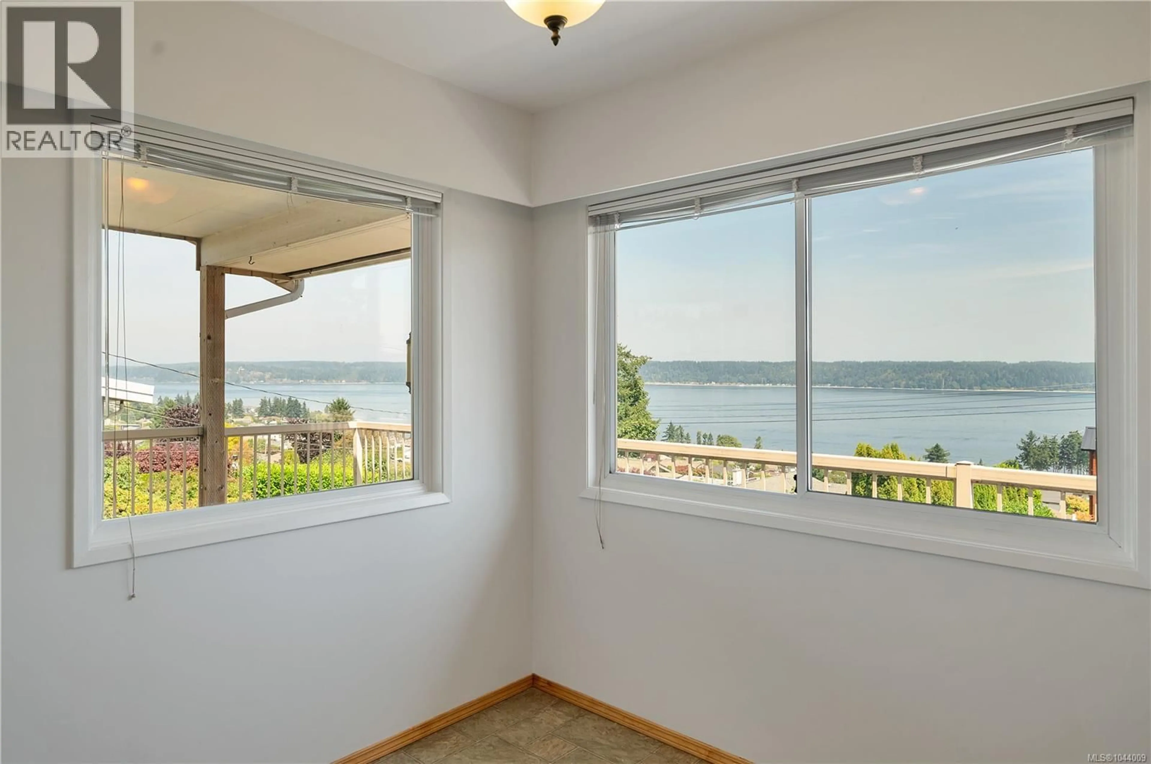 A pic of a room for 244 ALDER STREET SOUTH, Campbell River British Columbia V9W2N1