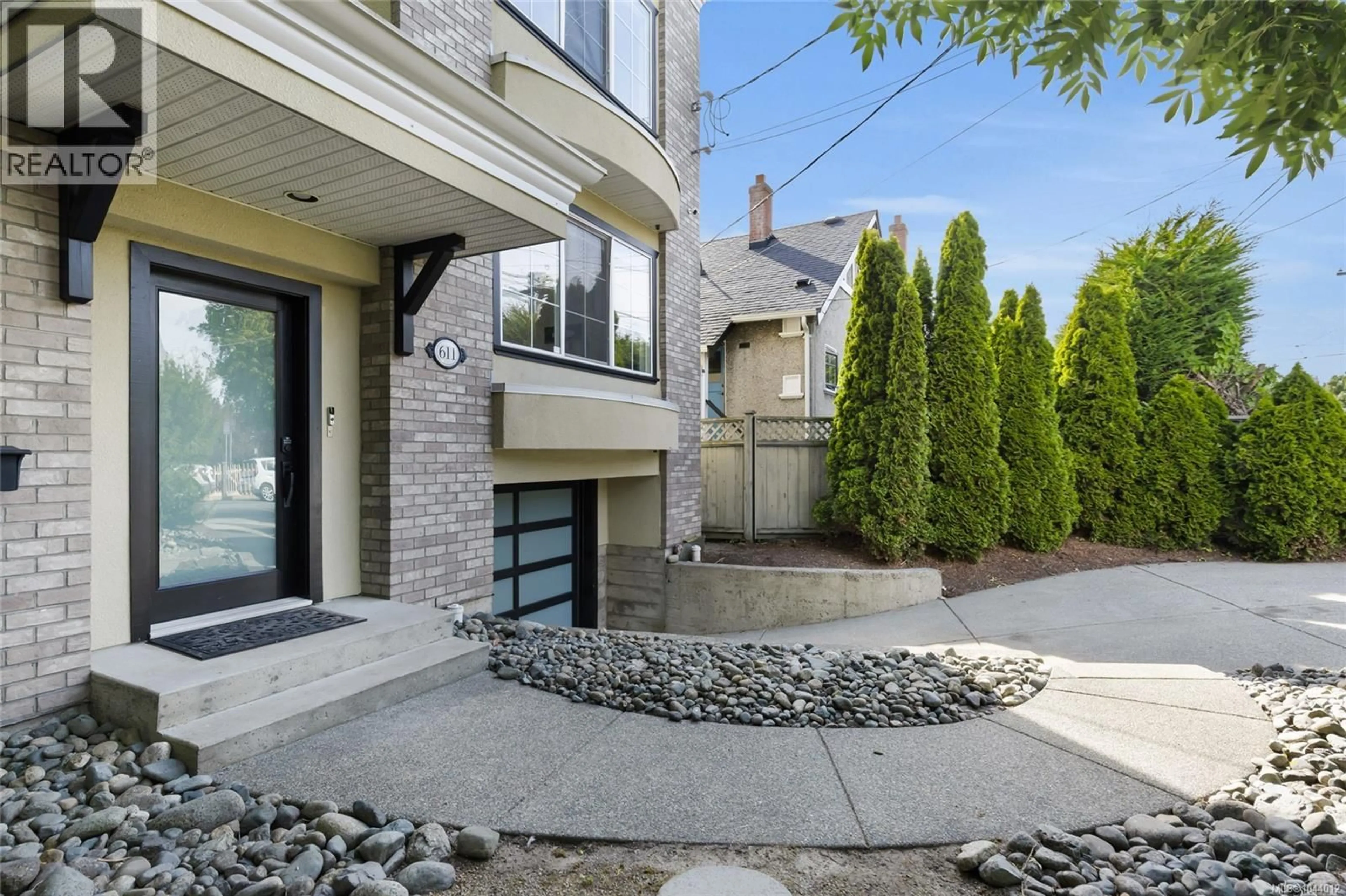 Patio, street for 611 NIAGARA STREET, Victoria British Columbia V8V1J1